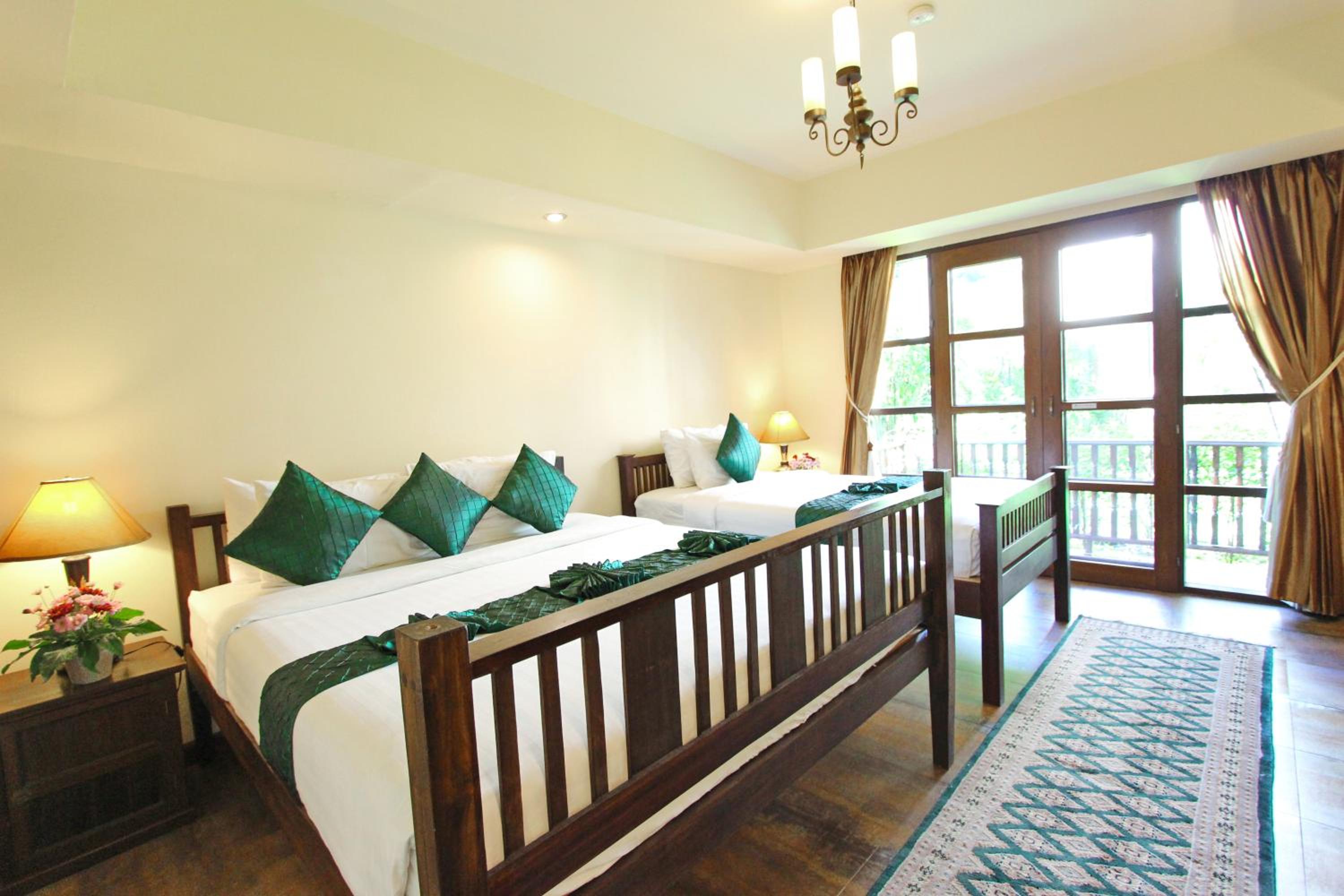 Family Suite (3 Adults) - Photo 3