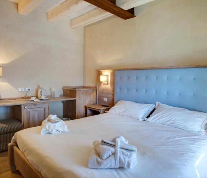 Double Room with Balcony - Photo 4