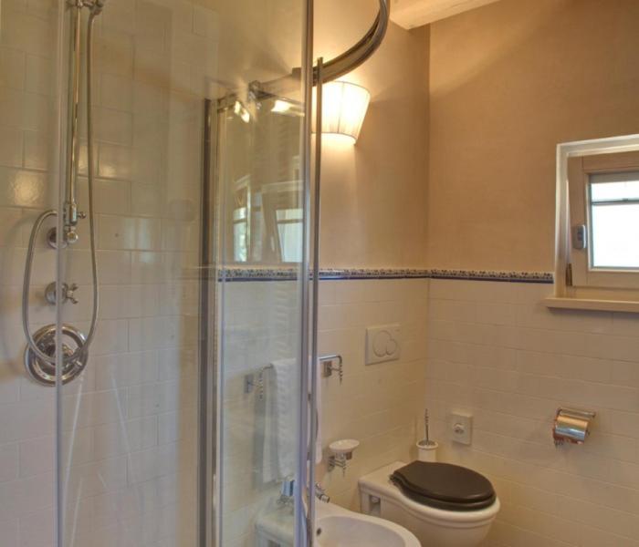 Double Room with Balcony - Photo 3