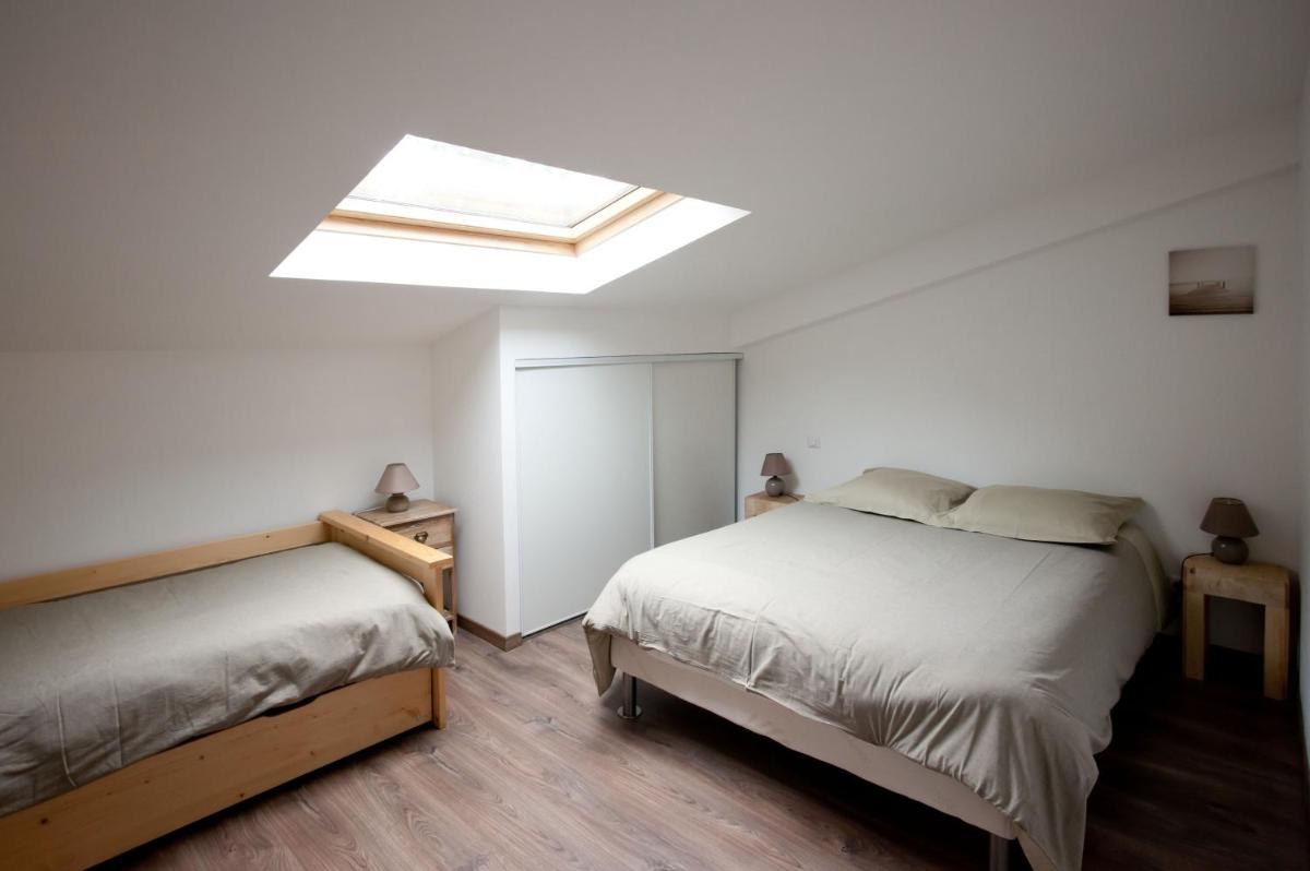Three-Bedroom House photo 2