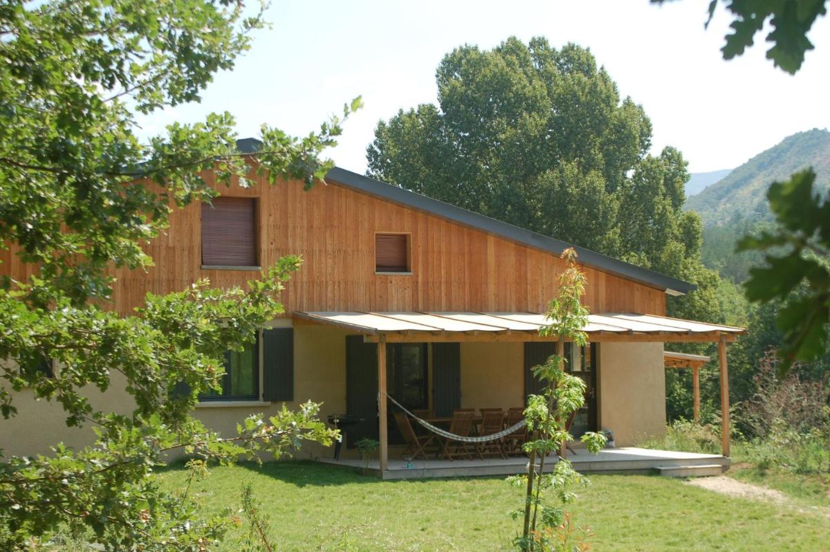 Four-Bedroom House photo 2