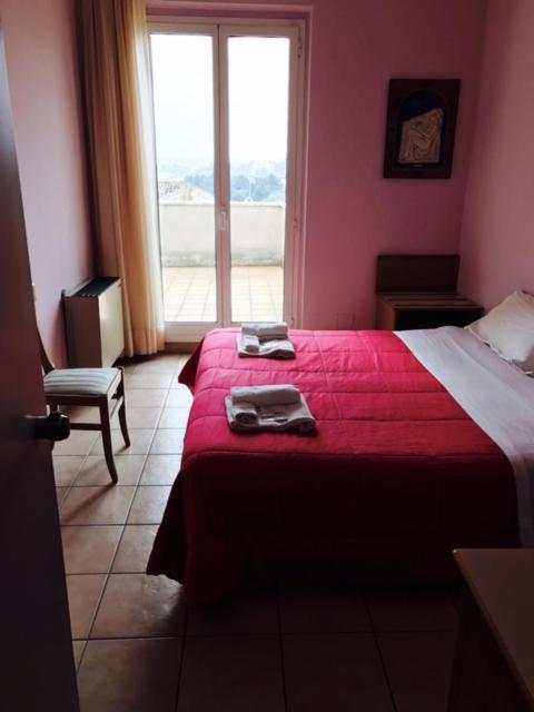 Double or Twin Room - Photo 2