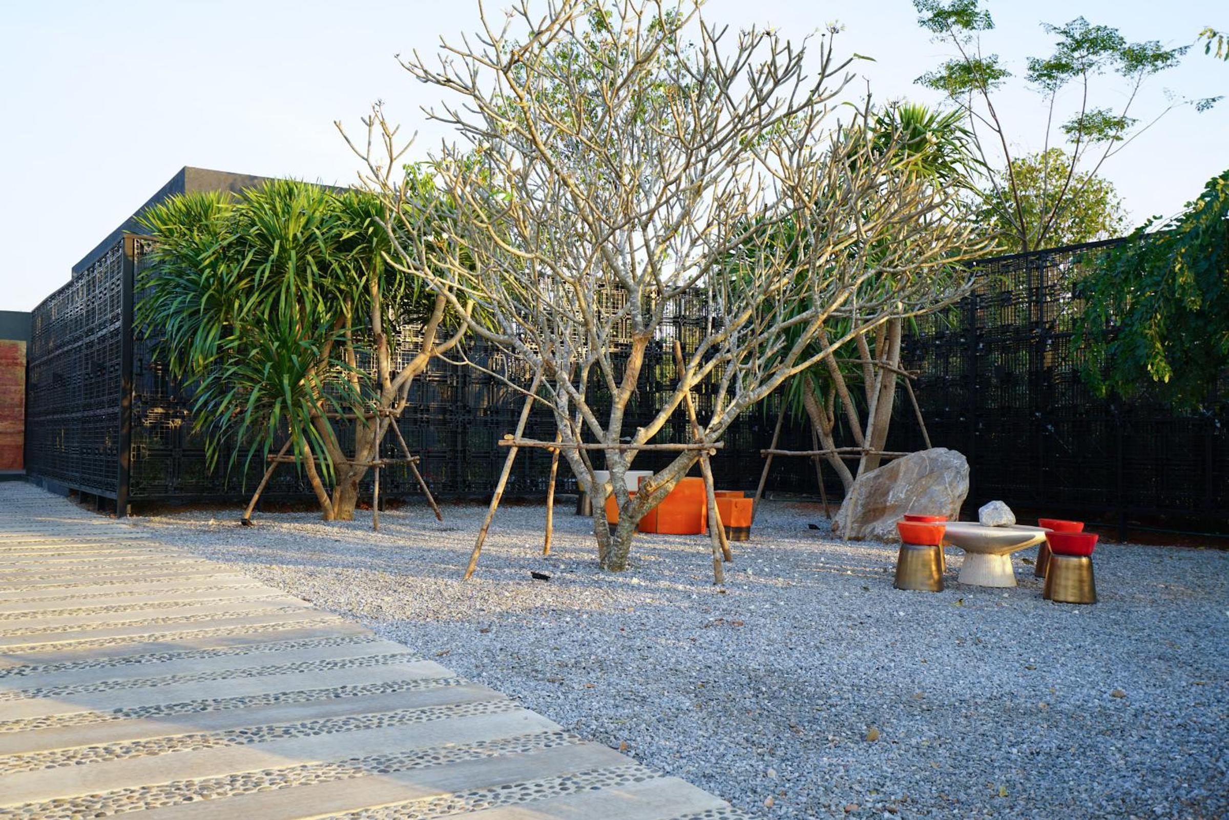 Villa with Garden View - Photo 11