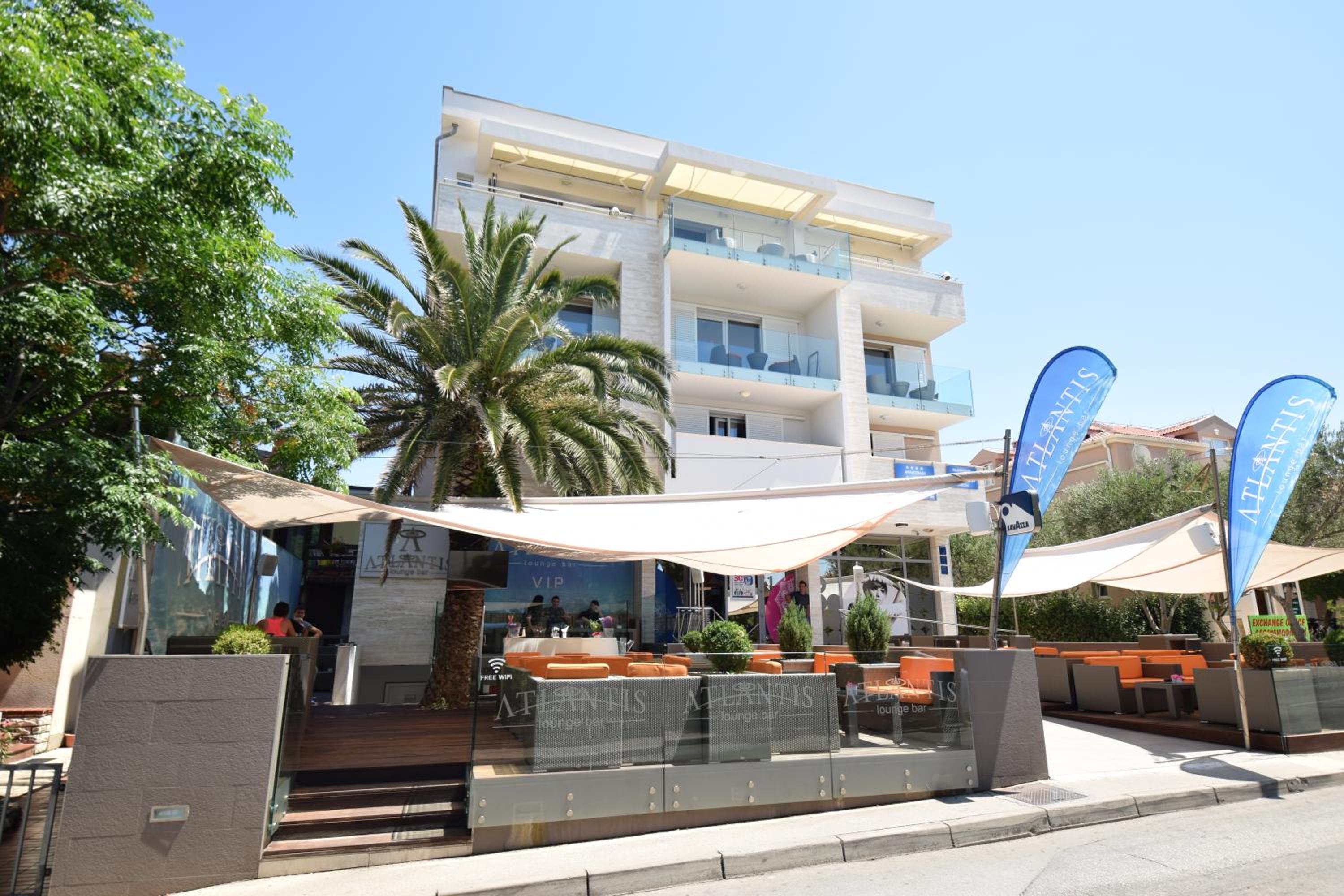 Studio Apartment with Balcony and Sea View - Photo 4