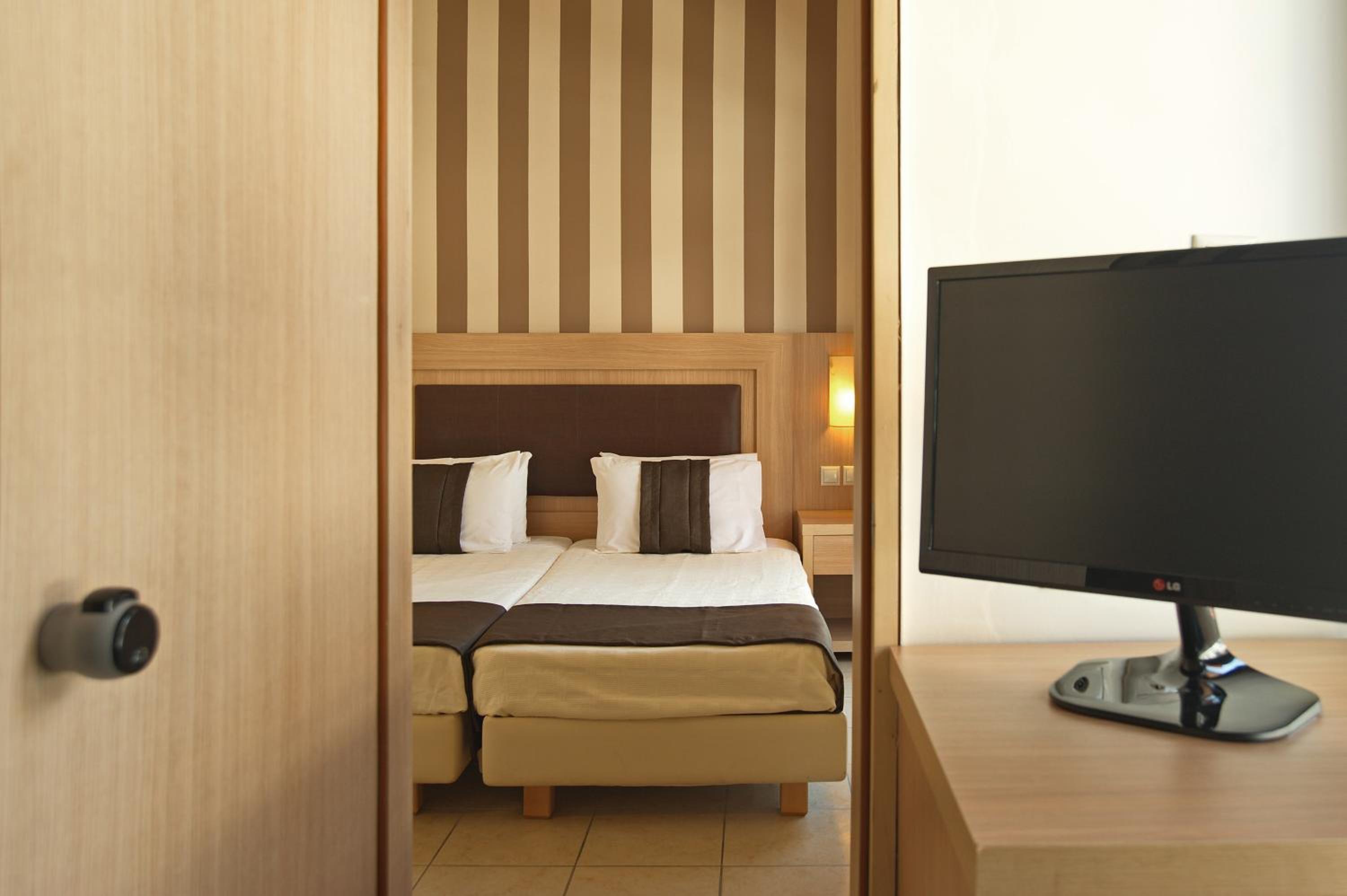 Triple Room with Interconnecting rooms photo 3