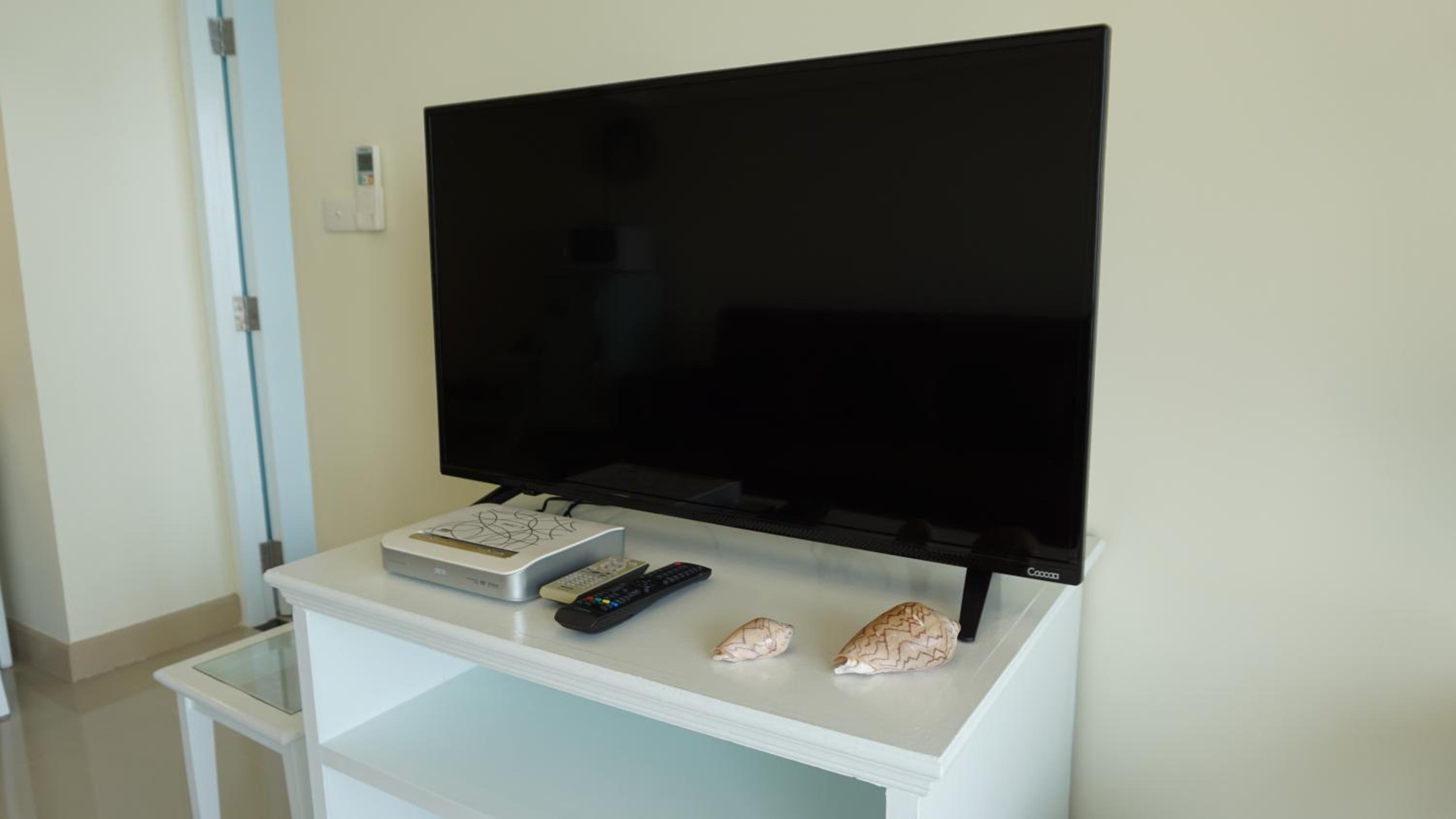 One-Bedroom Apartment - Photo 1