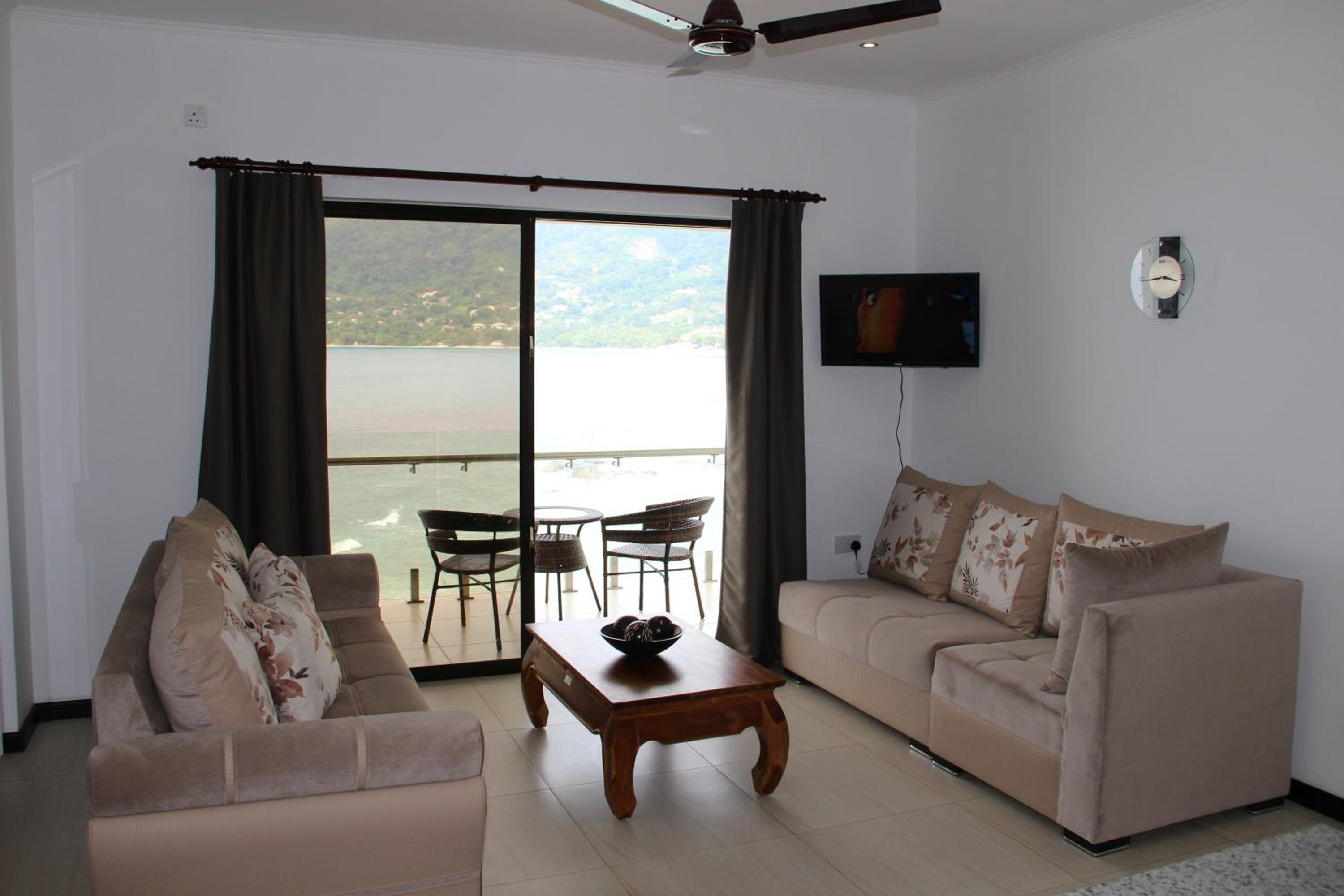 Family Room with Sea View