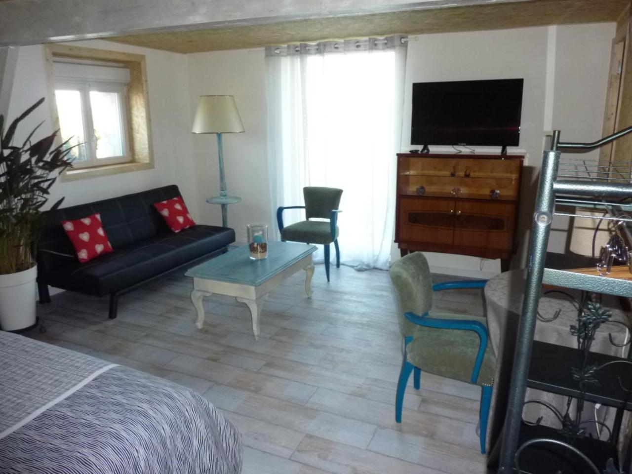 Large Double Room photo 1