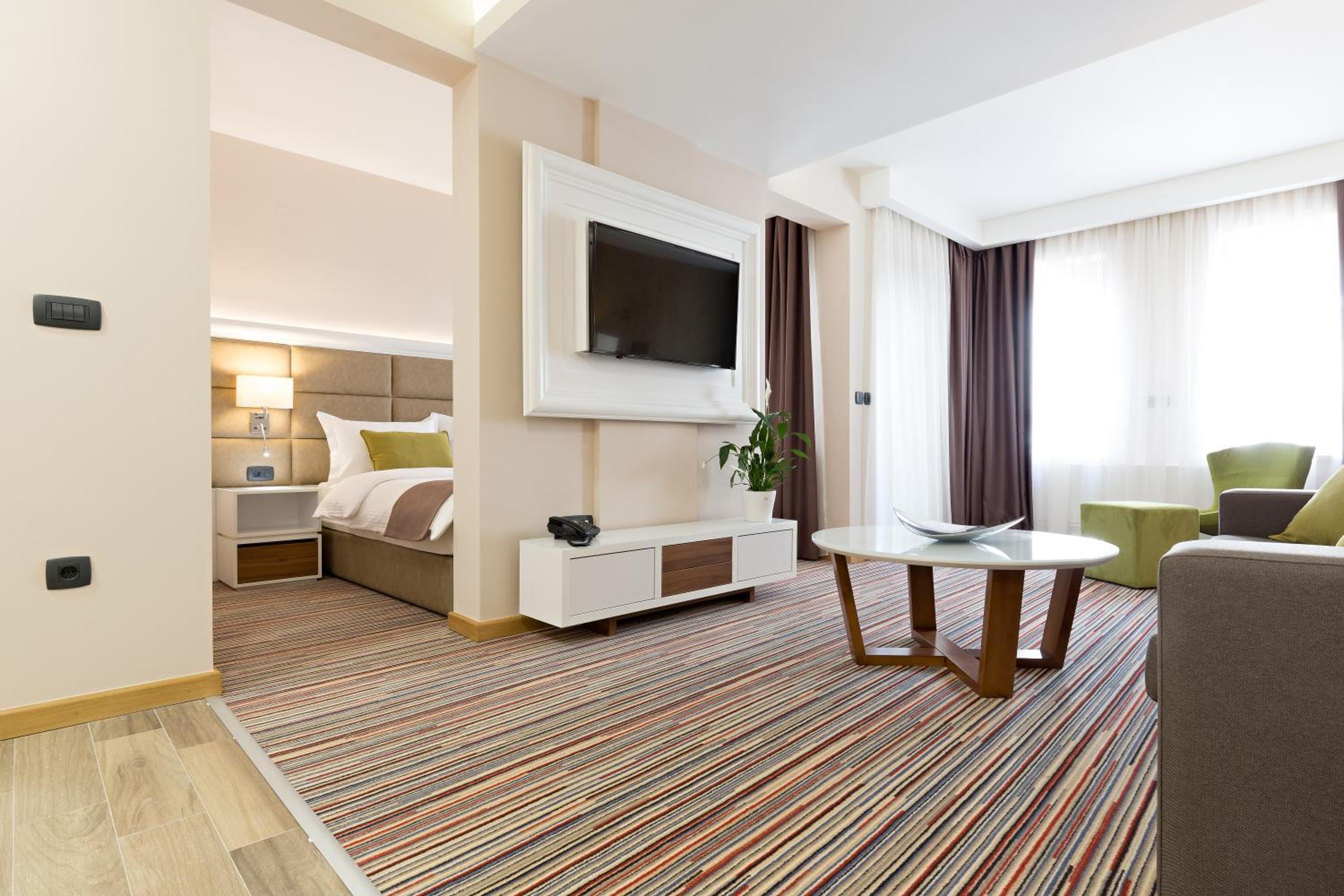 Junior Suite with Balcony photo 3