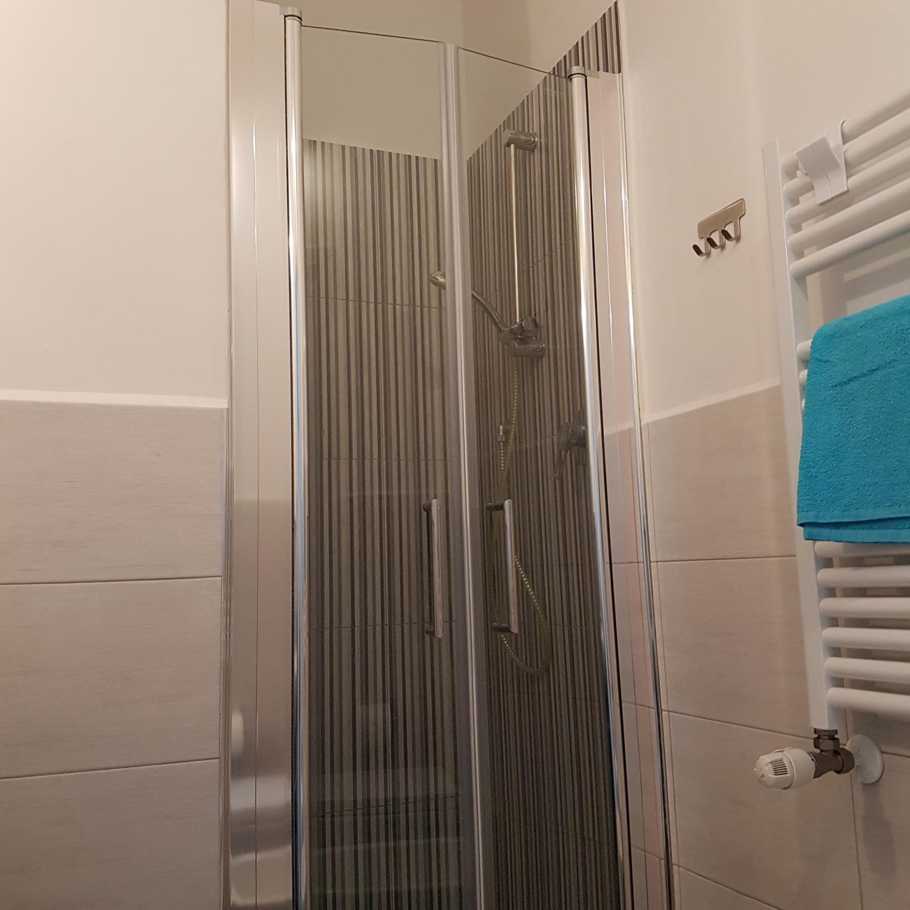 Double Room with Private External Bathroom - Photo 2