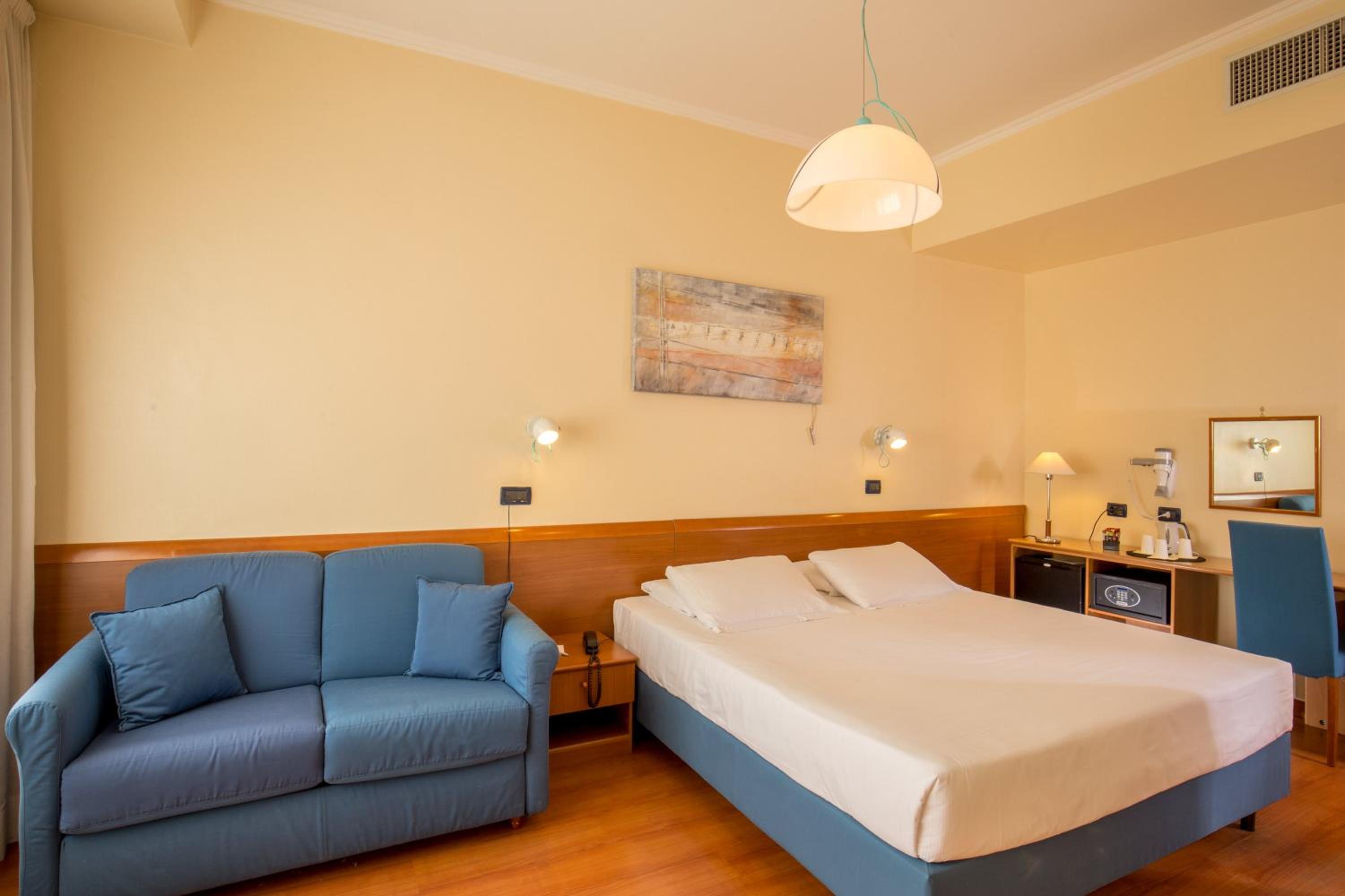 Comfort Queen Room
