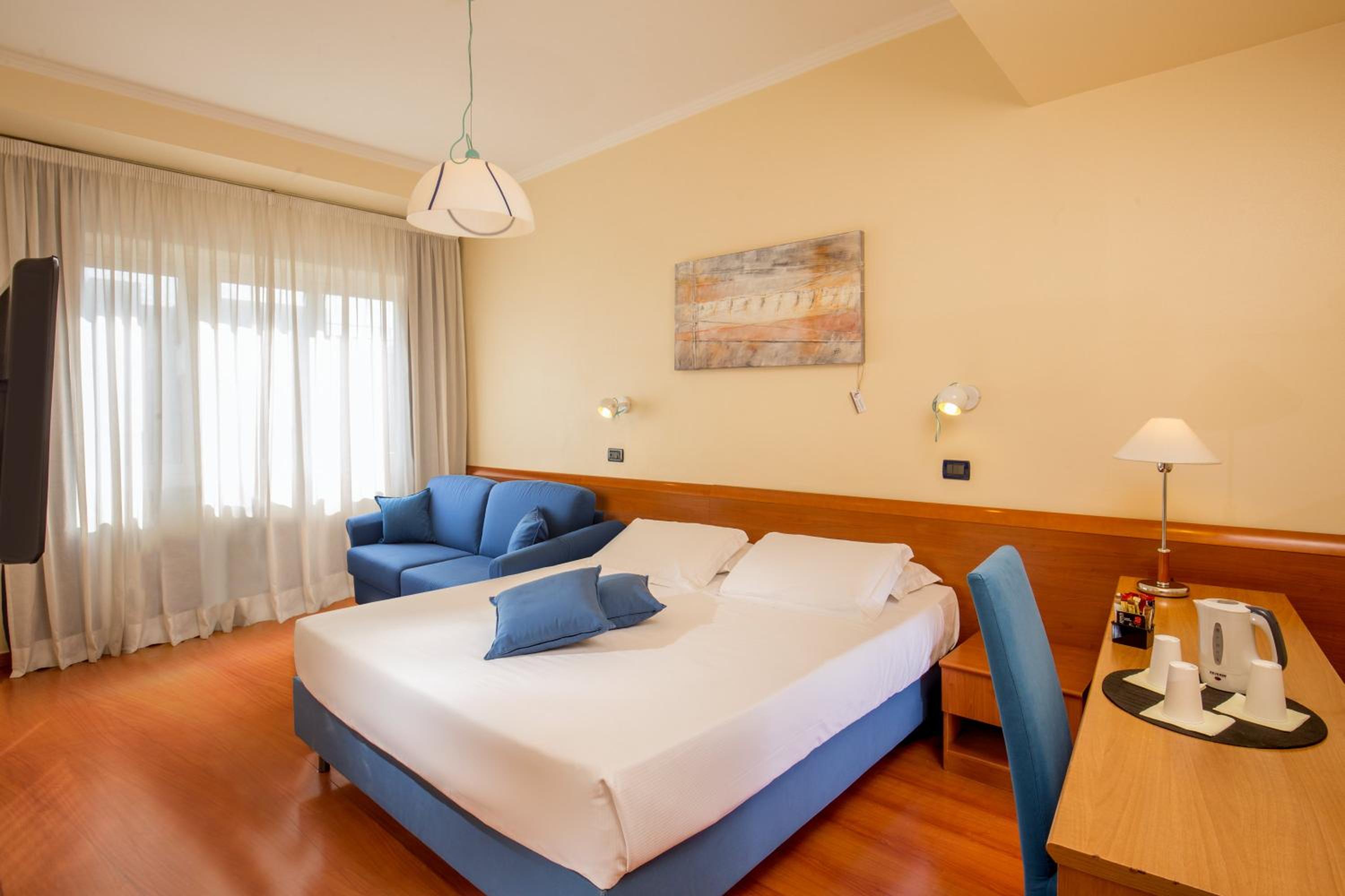 Comfort Queen Room