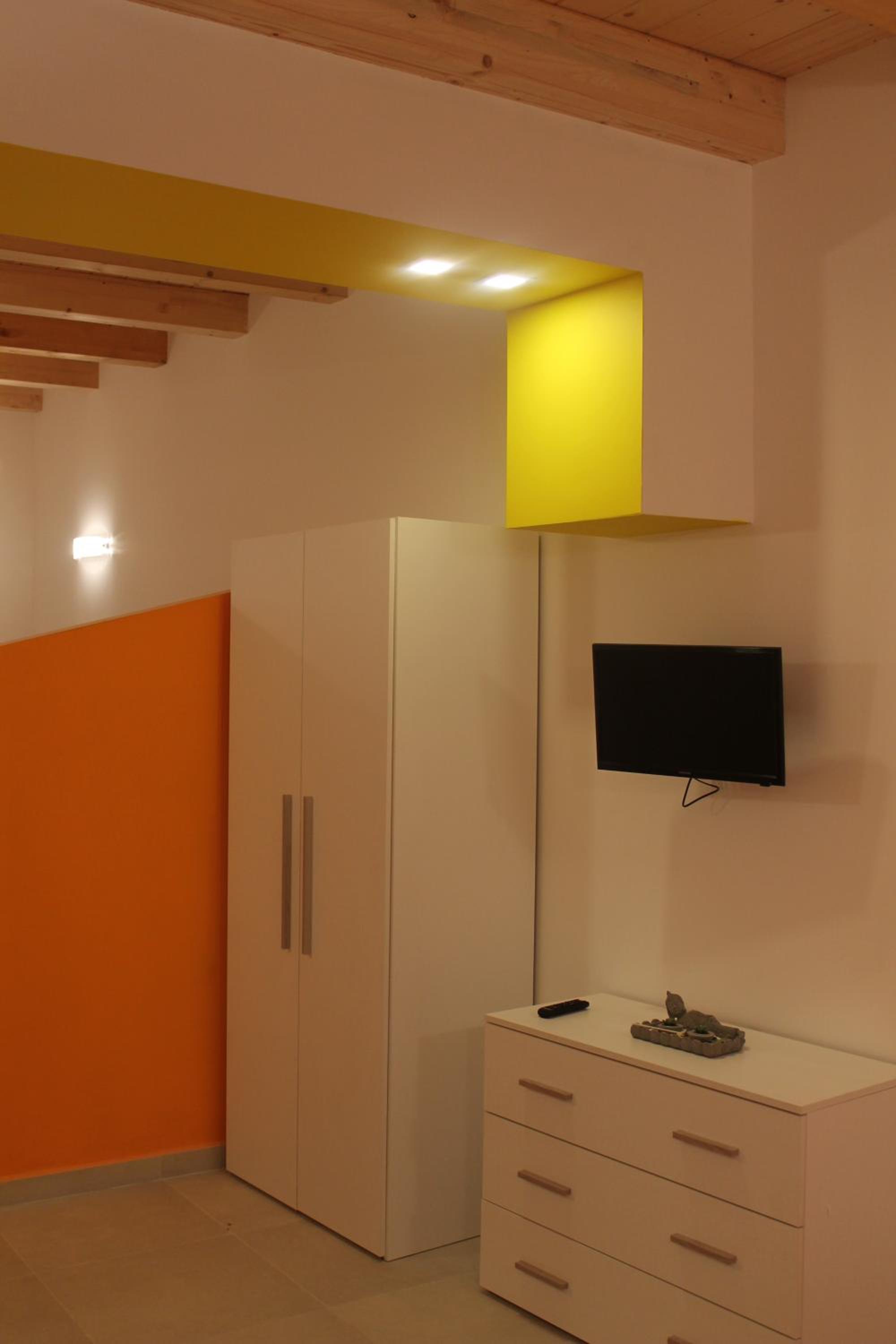 One-Bedroom Apartment - Photo 5