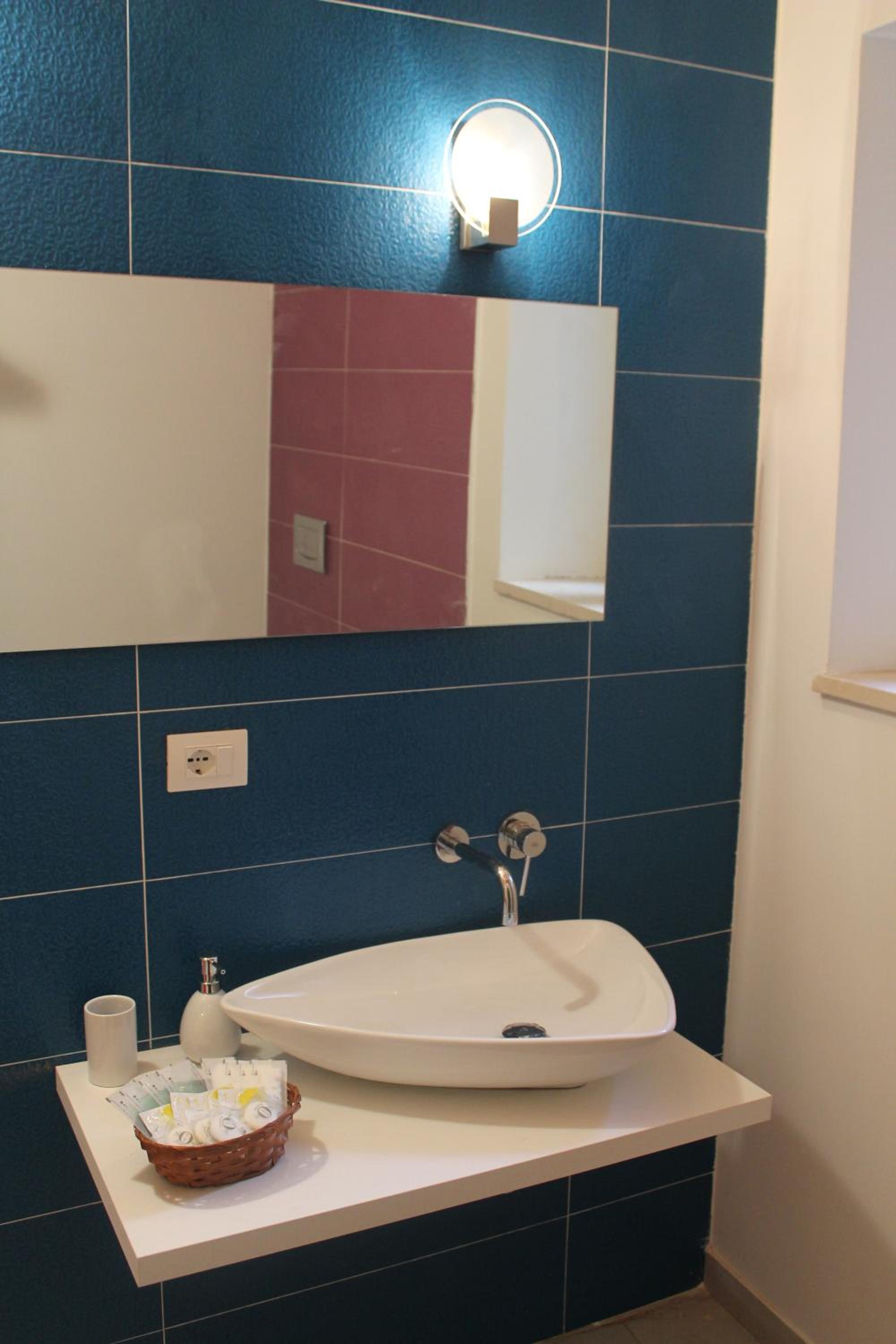 One-Bedroom Apartment - Photo 4