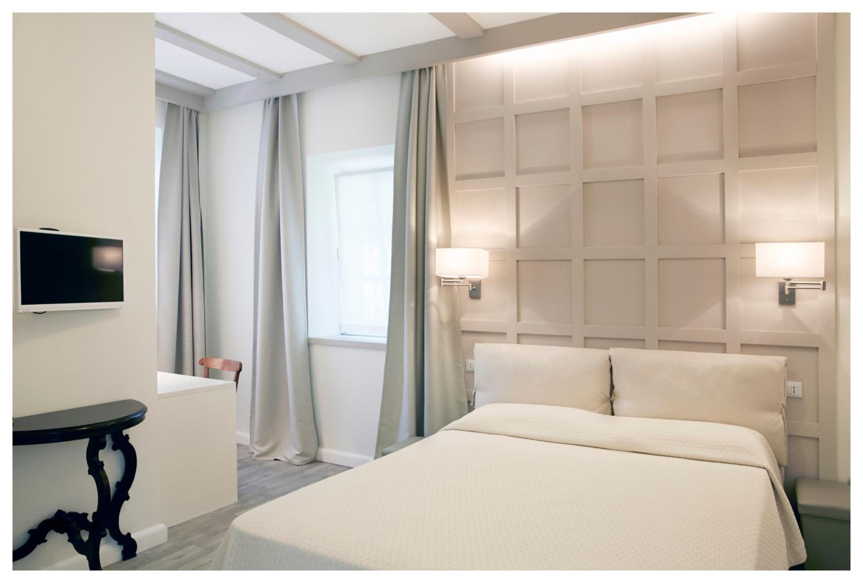 Double Room with Private Bathroom photo 1