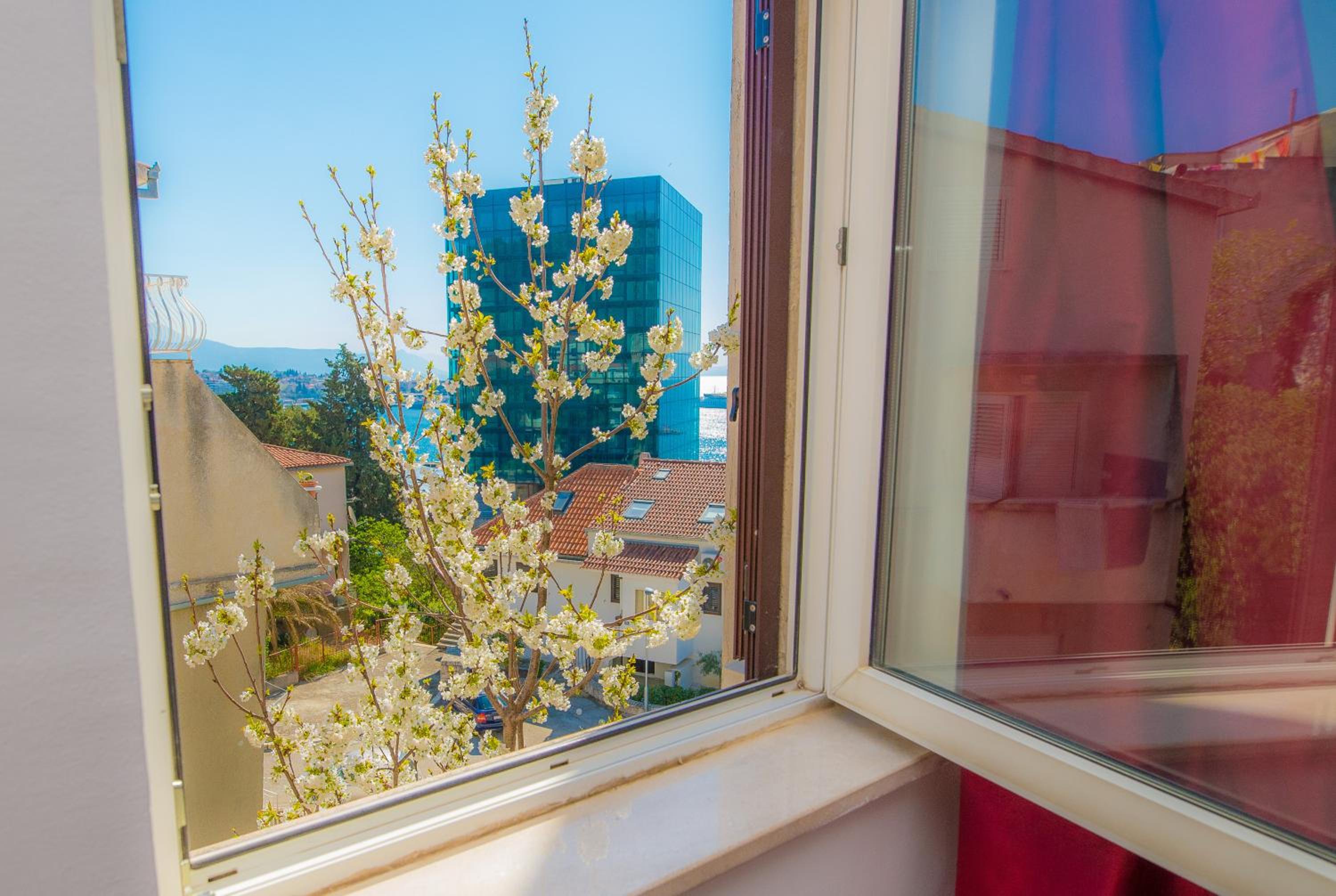 Apartment with Sea View - Photo 37