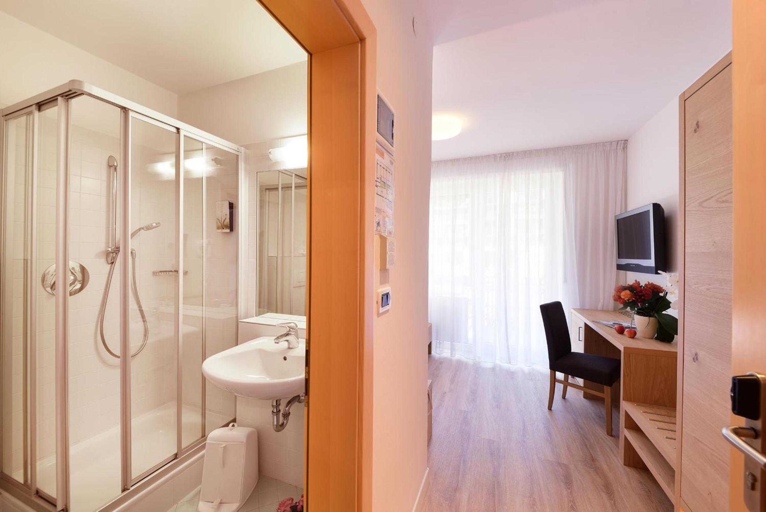 Double Room with Garden View photo 3
