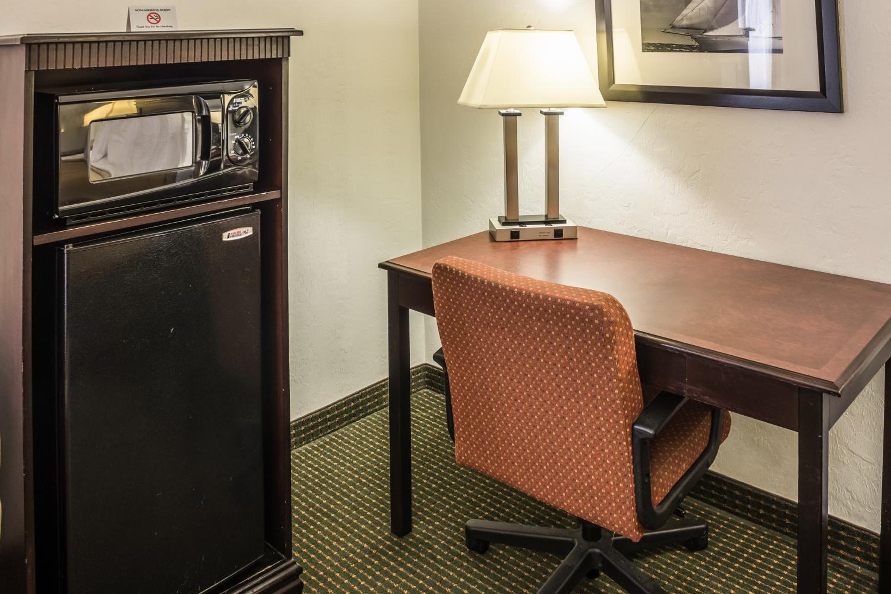 King Room - Non-Smoking - Photo 1