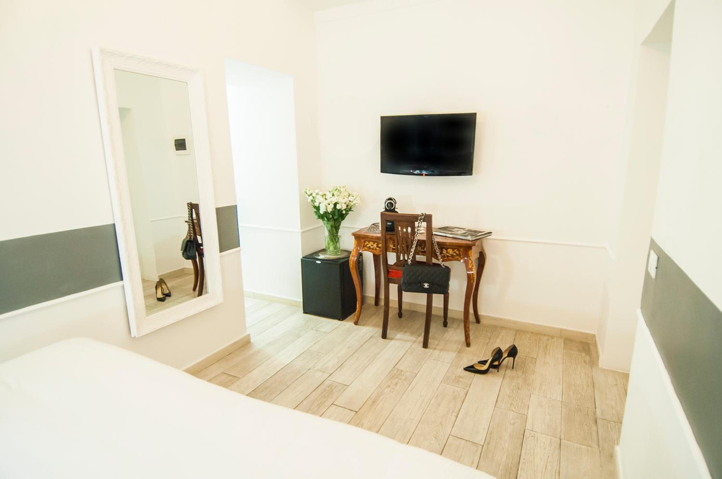 Economy Double Room photo 3