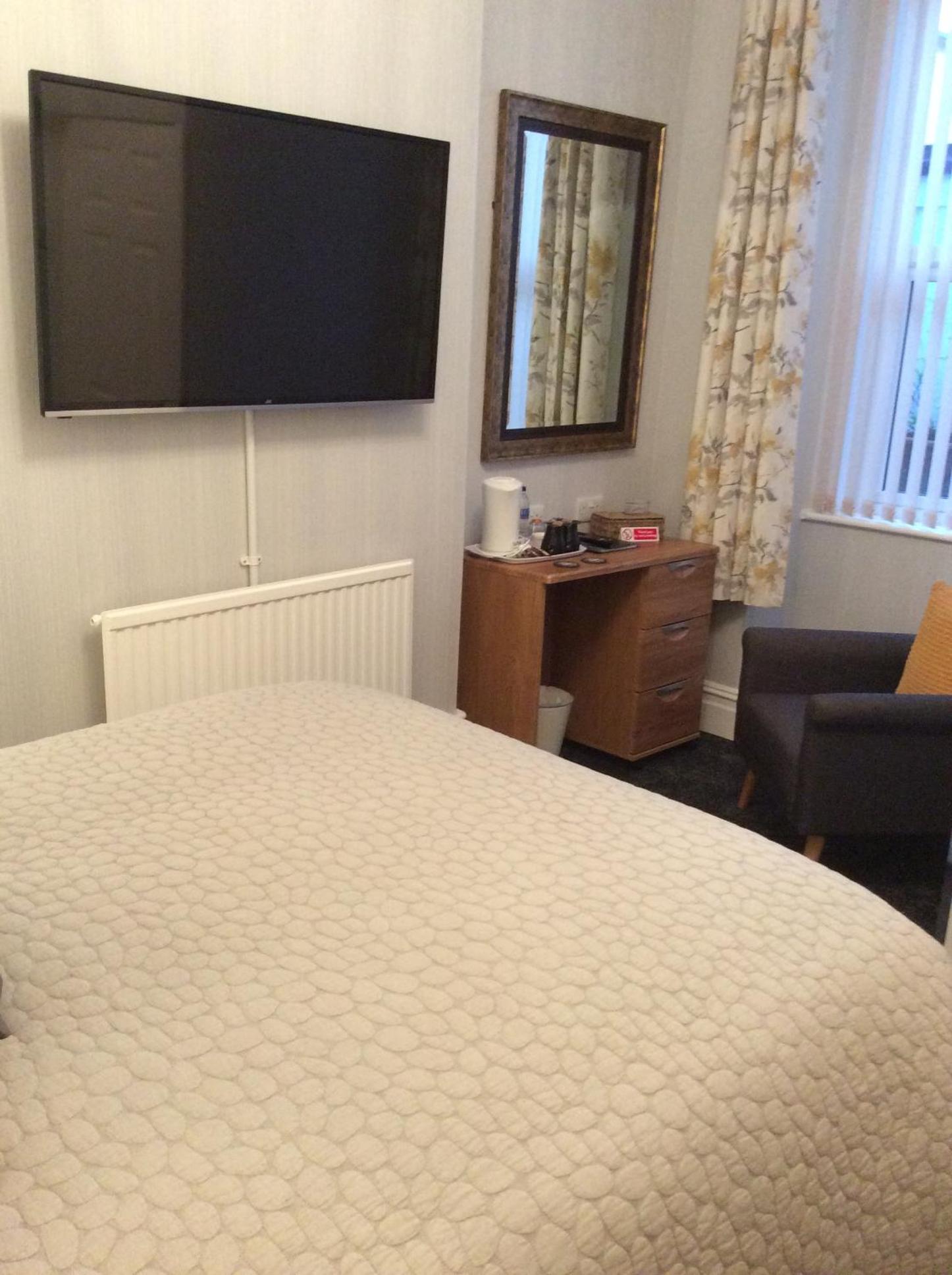 Double Room - Ground Floor photo 2