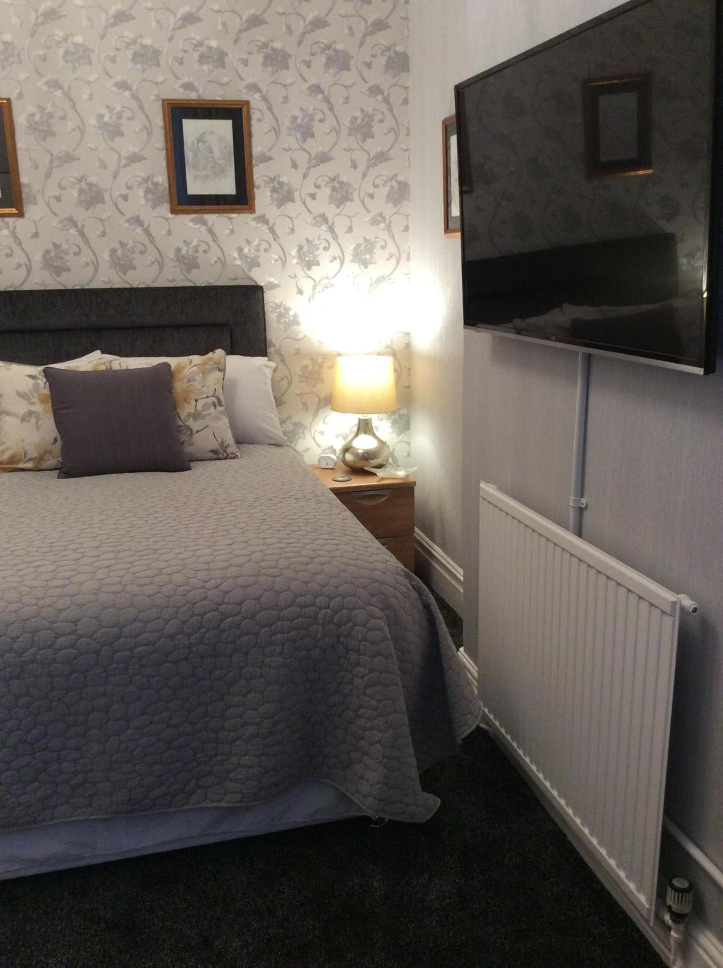 Double Room - Ground Floor photo 2