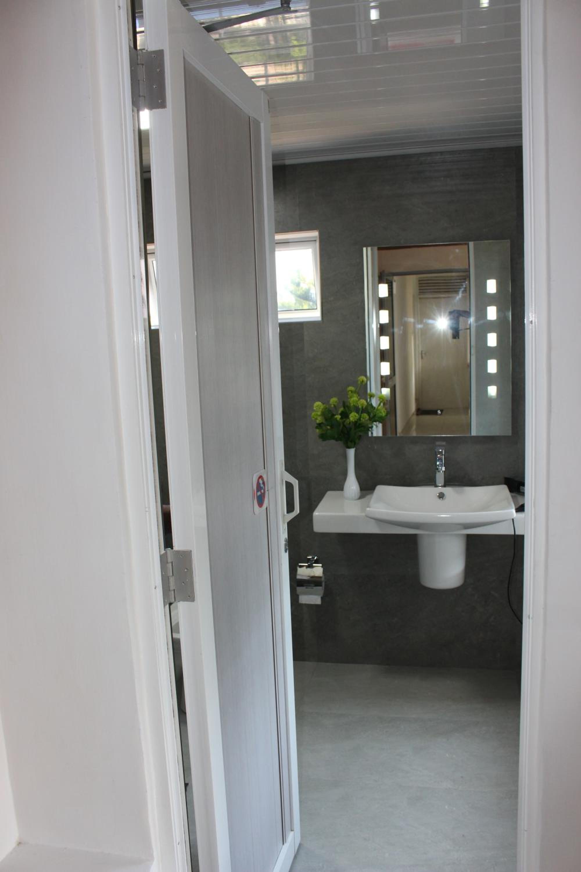 Deluxe Double Room with Balcony photo 2