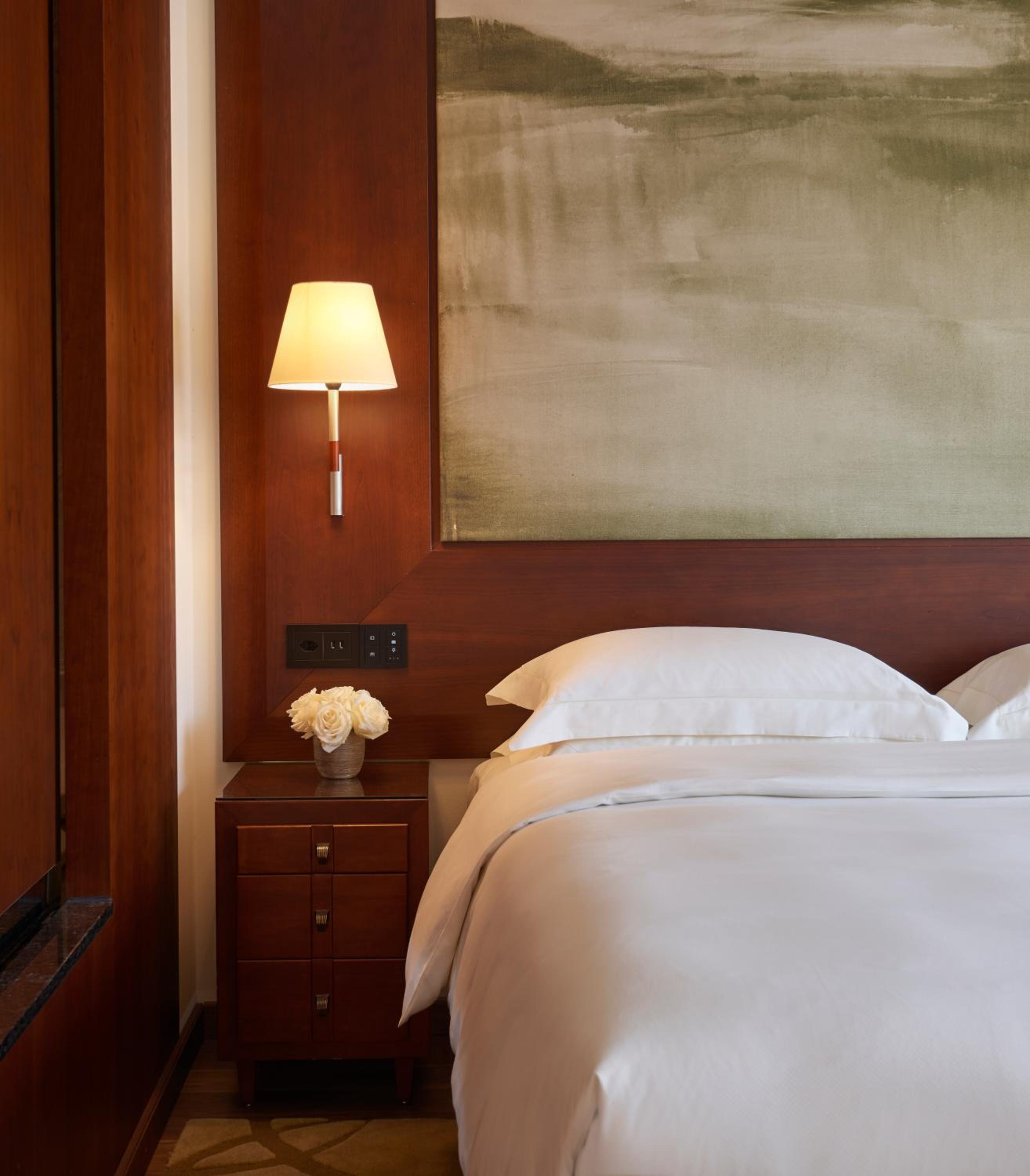 Twin Room thumbnail 6
