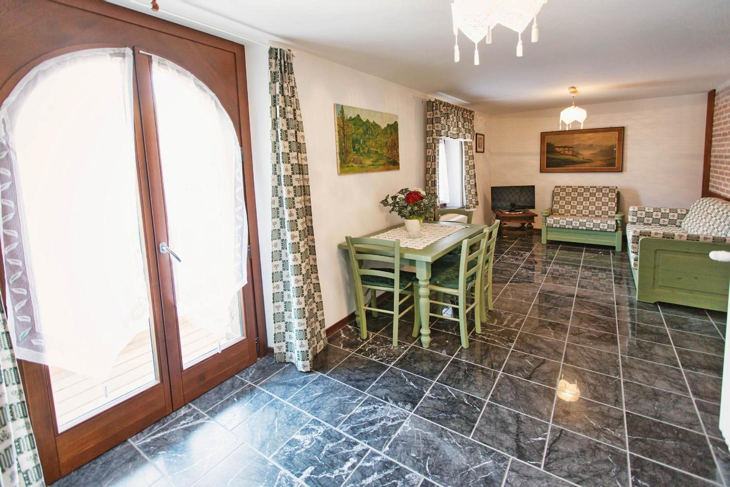 Apartment with Garden View - Photo 15