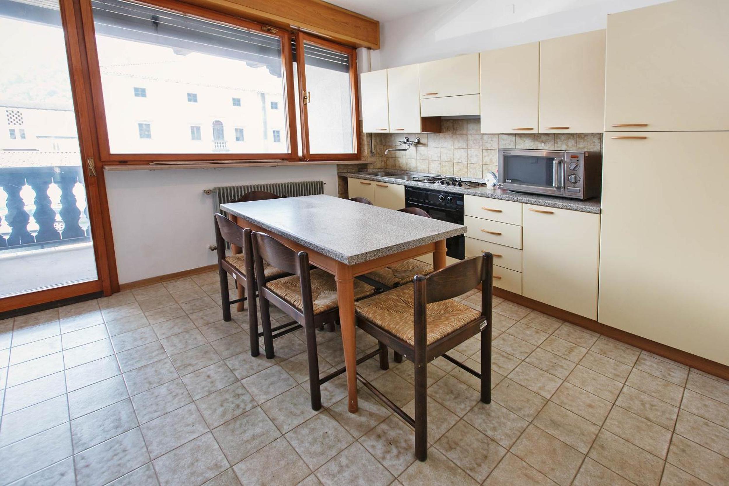 Three-Bedroom Apartment - Photo 16