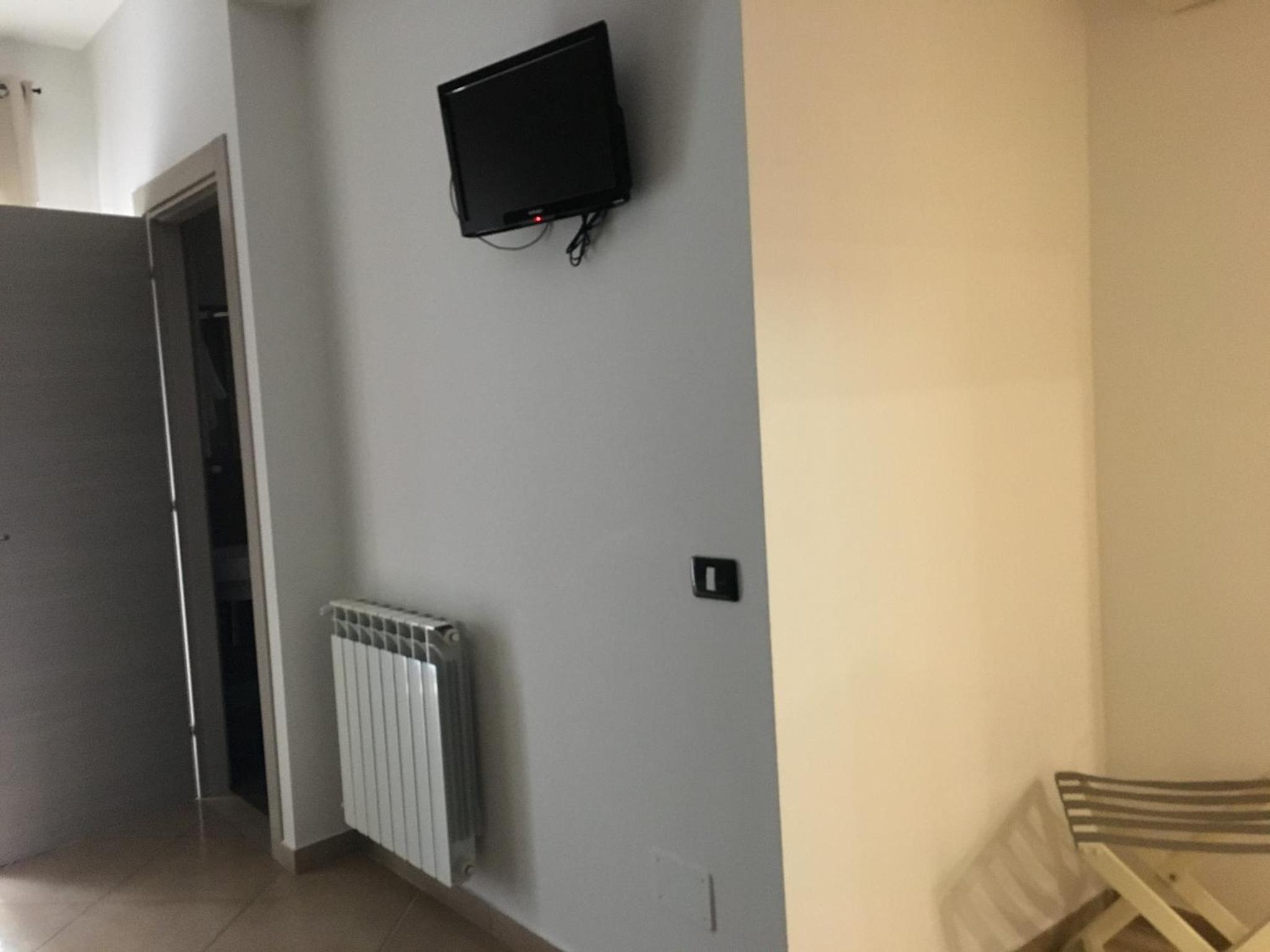 Twin Room - Photo 12
