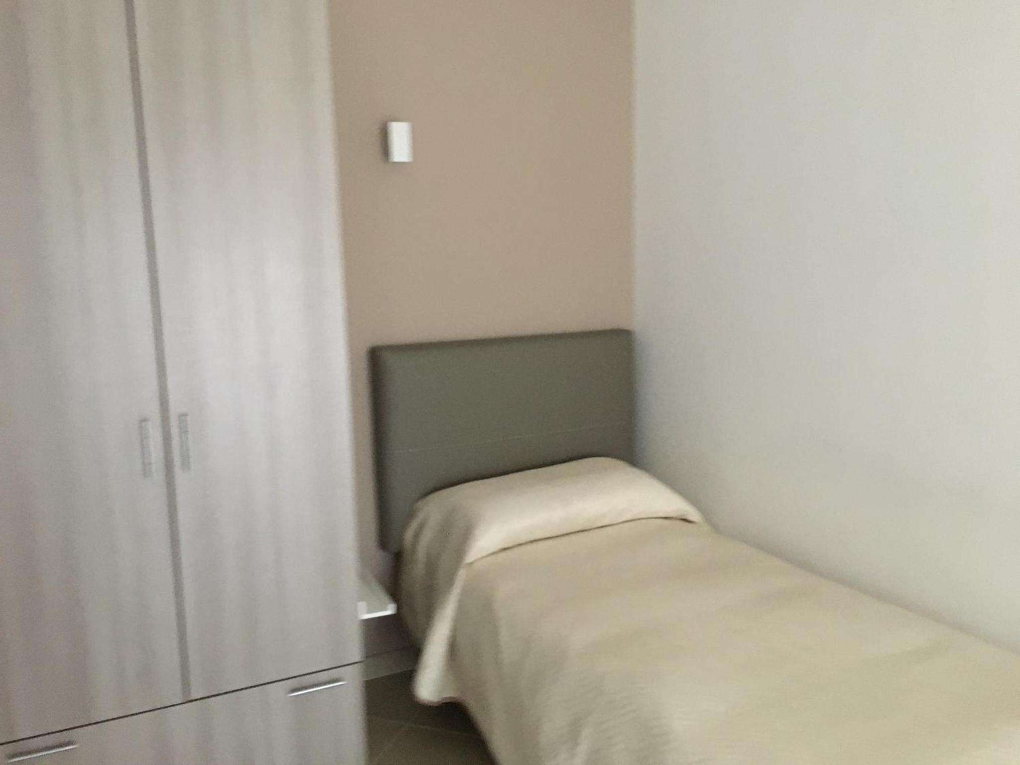 Twin Room - Photo 2