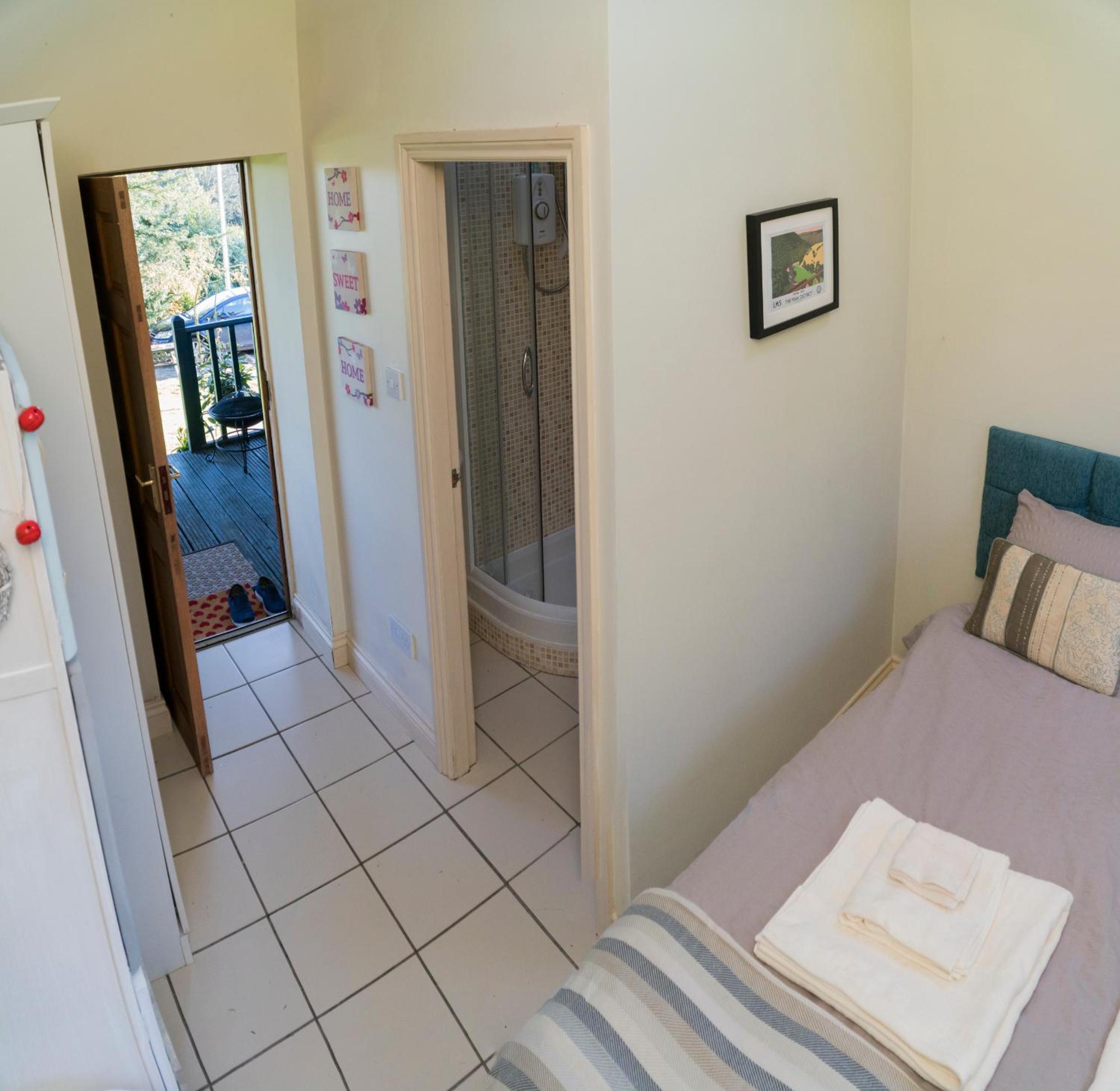 One-Bedroom House - Photo 5