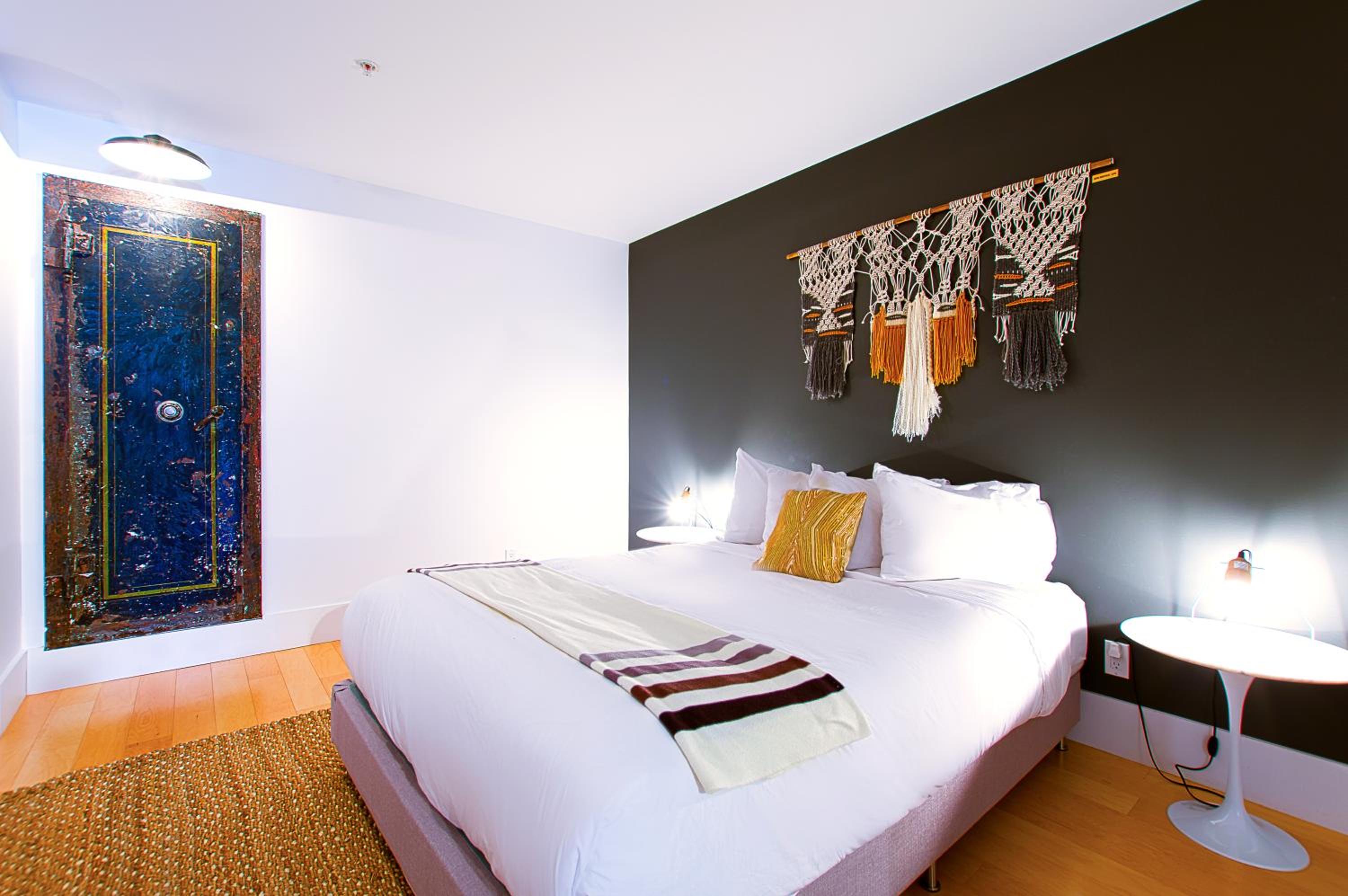 Two-Bedroom Apartment with Bunk Bed 303 - City View