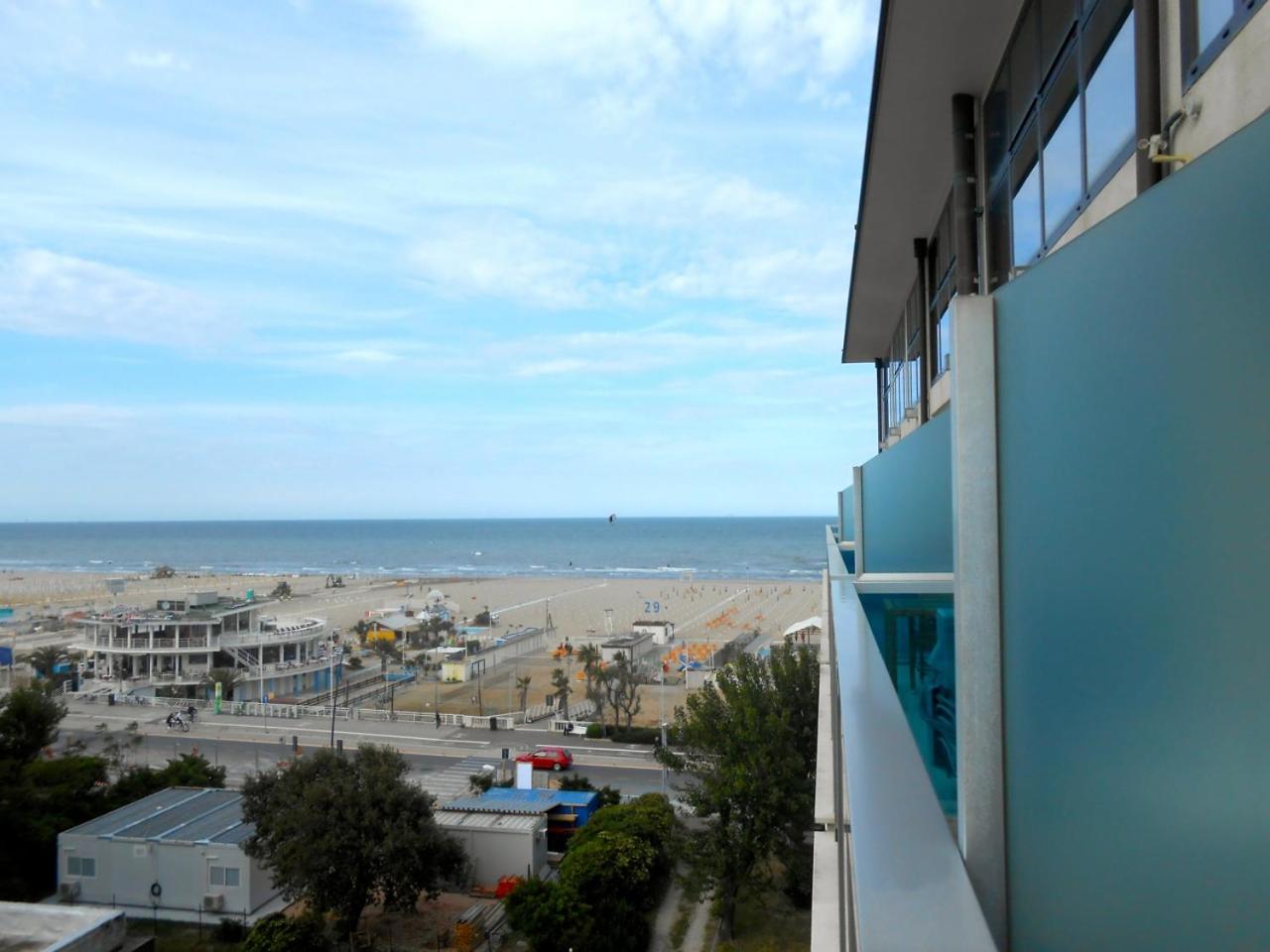 Apartment with Sea View - Photo 3