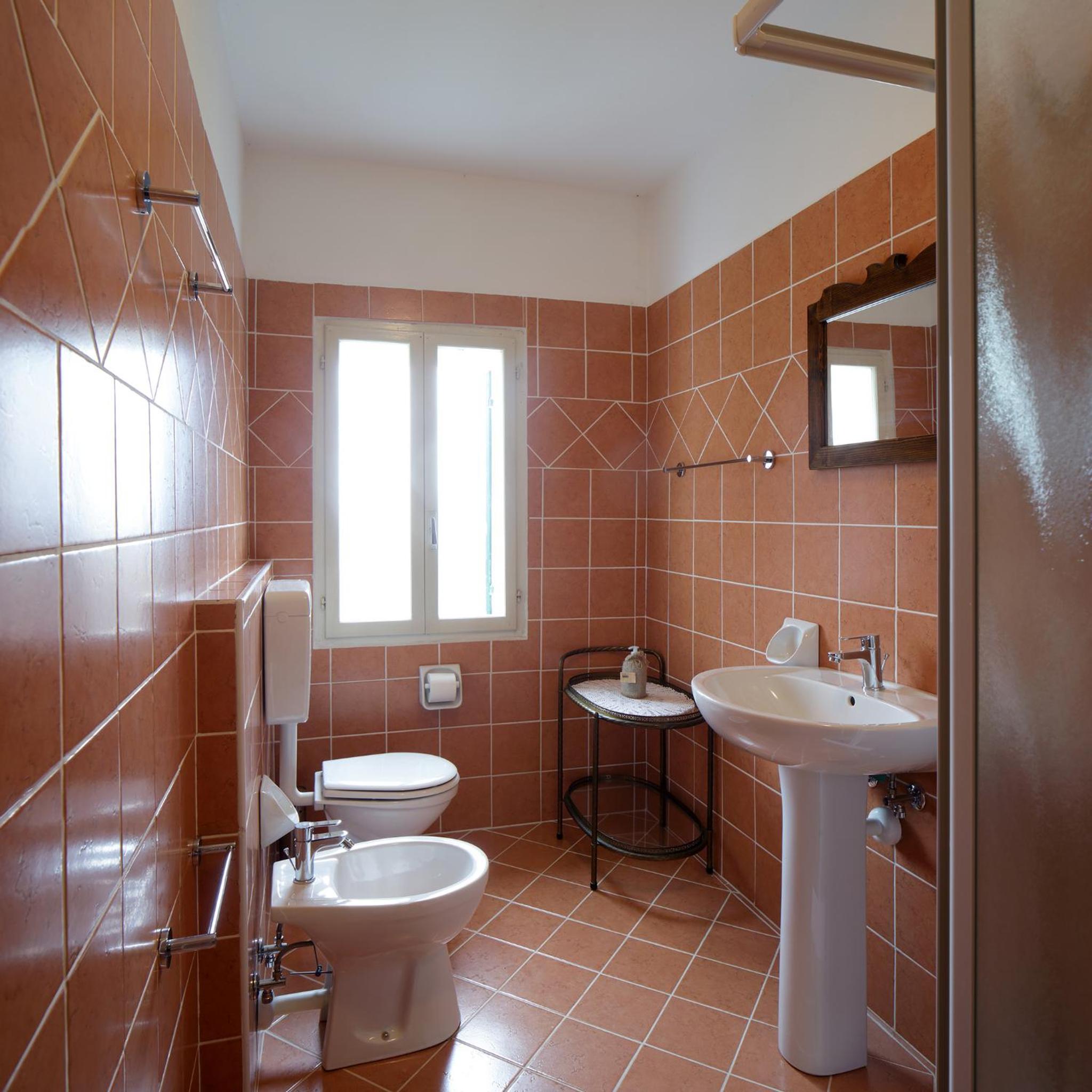 Three-Bedroom Apartment - Split Level photo 2