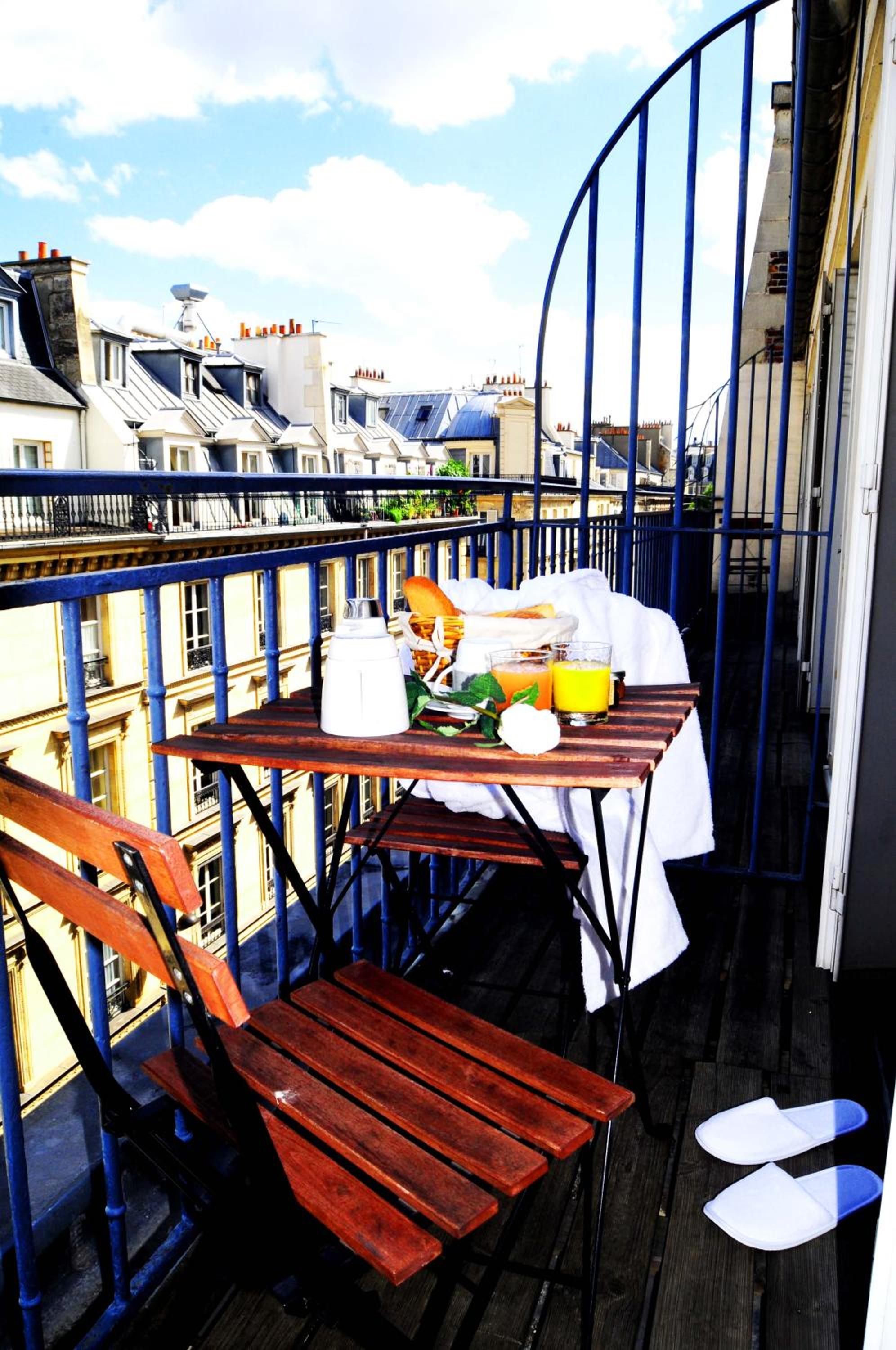 Junior Suite with Balcony photo 2