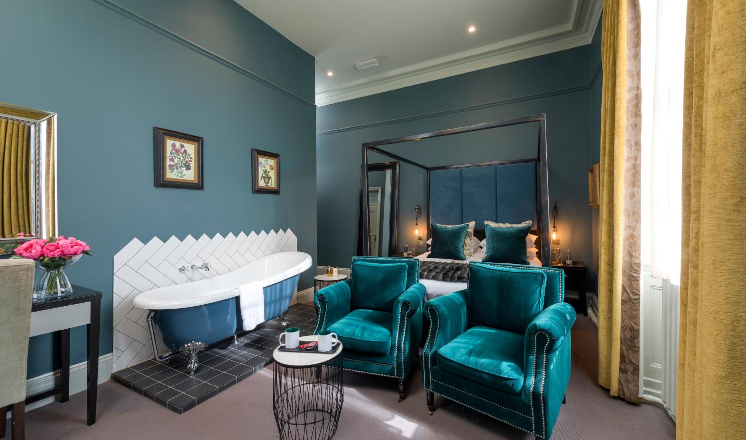 Luxury Four-Poster Room - Photo 1
