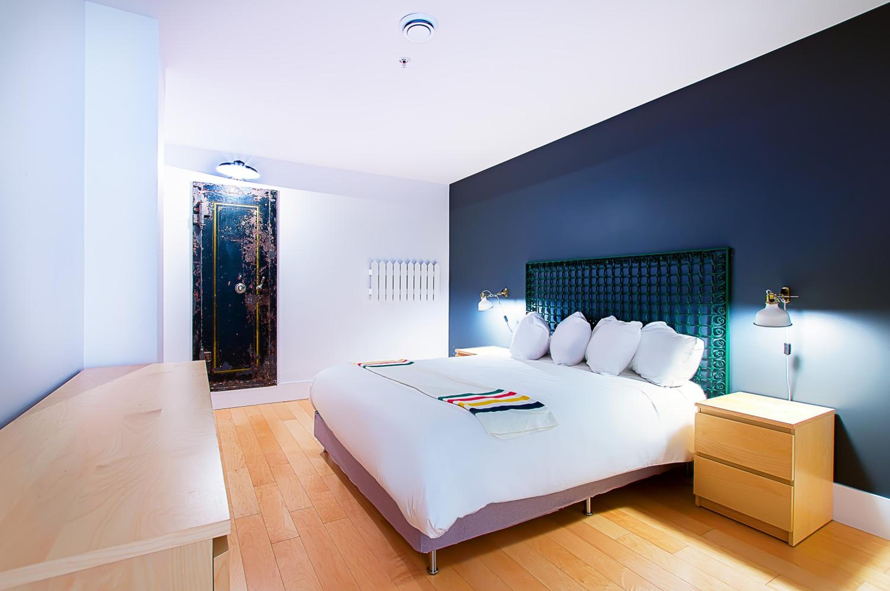 Two-Bedroom Penthouse Loft 402 - City View