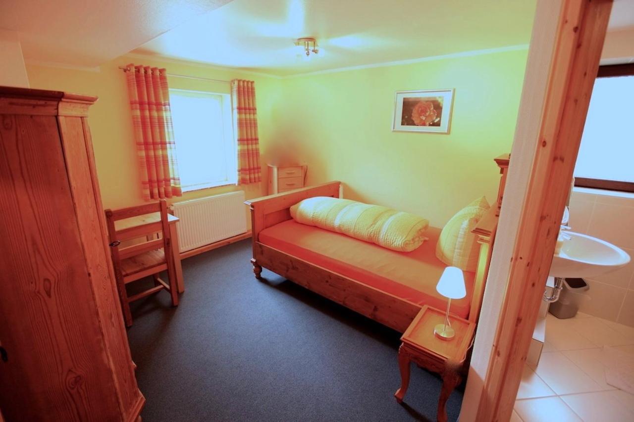 Single Room photo 2