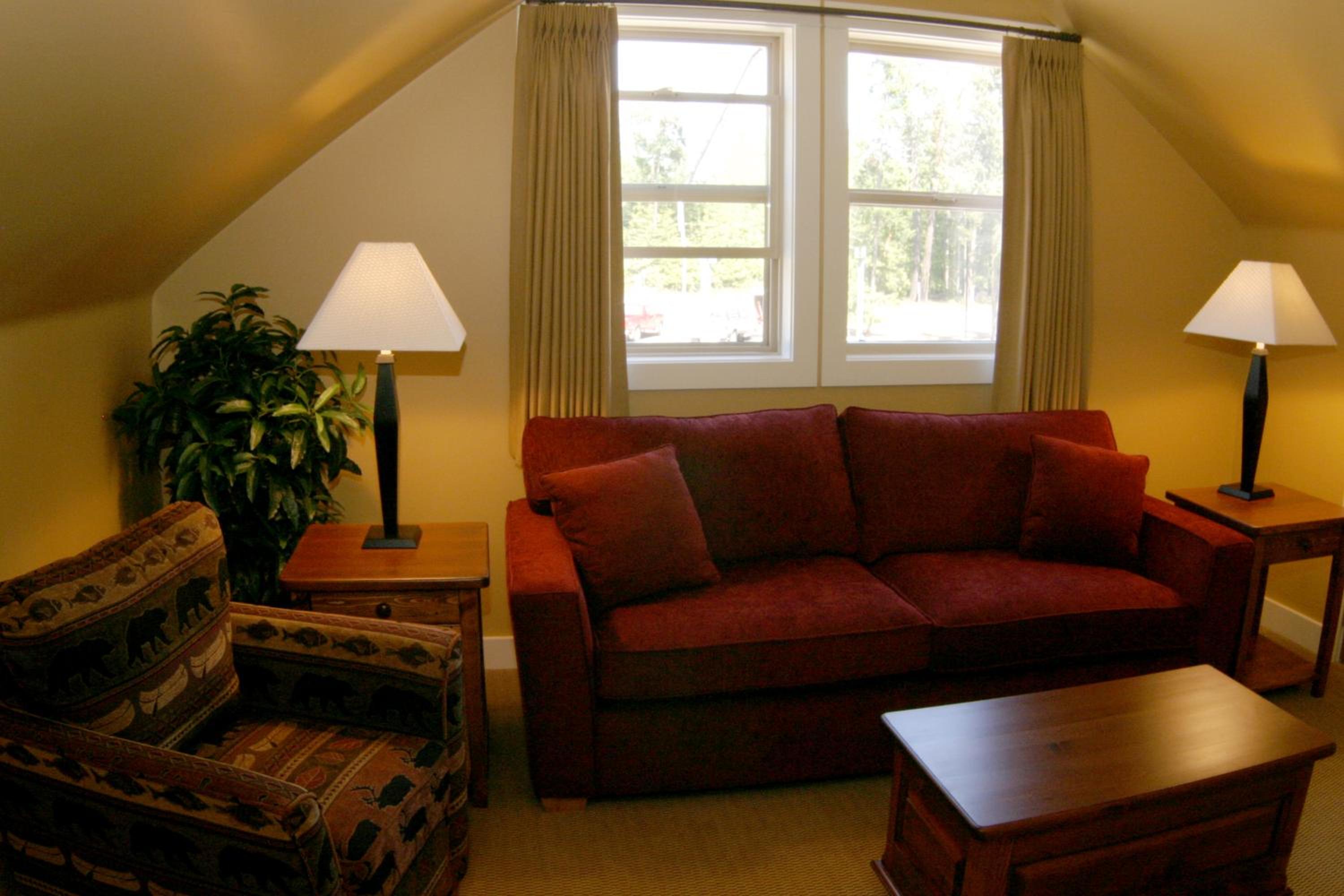 Deluxe Two-Bedroom Cottage - Loft