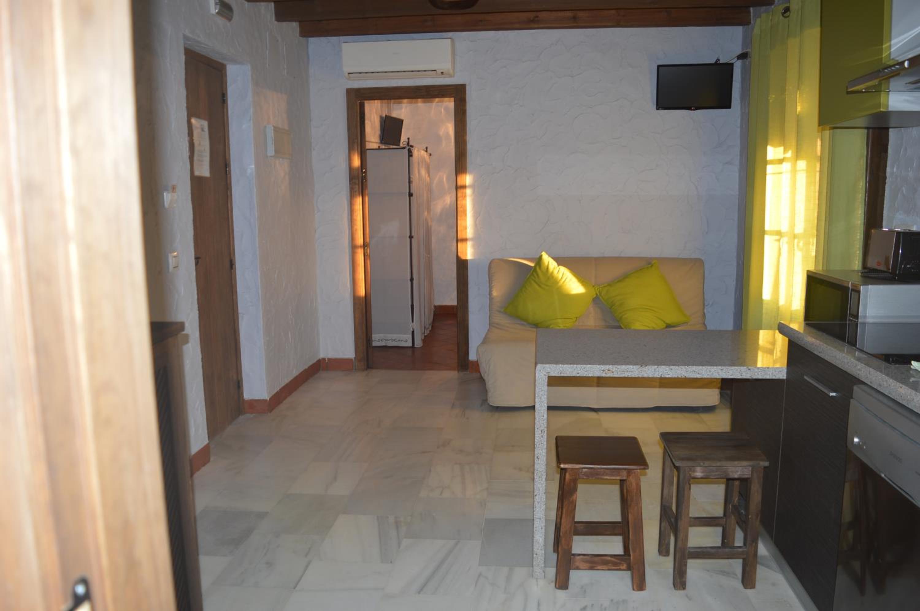 Accommodations-Apartment - Photo 6