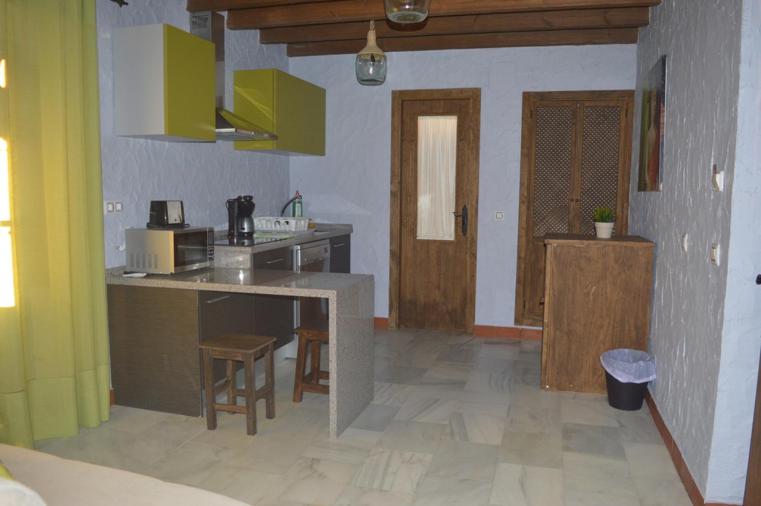 Accommodations-Apartment - Photo 13