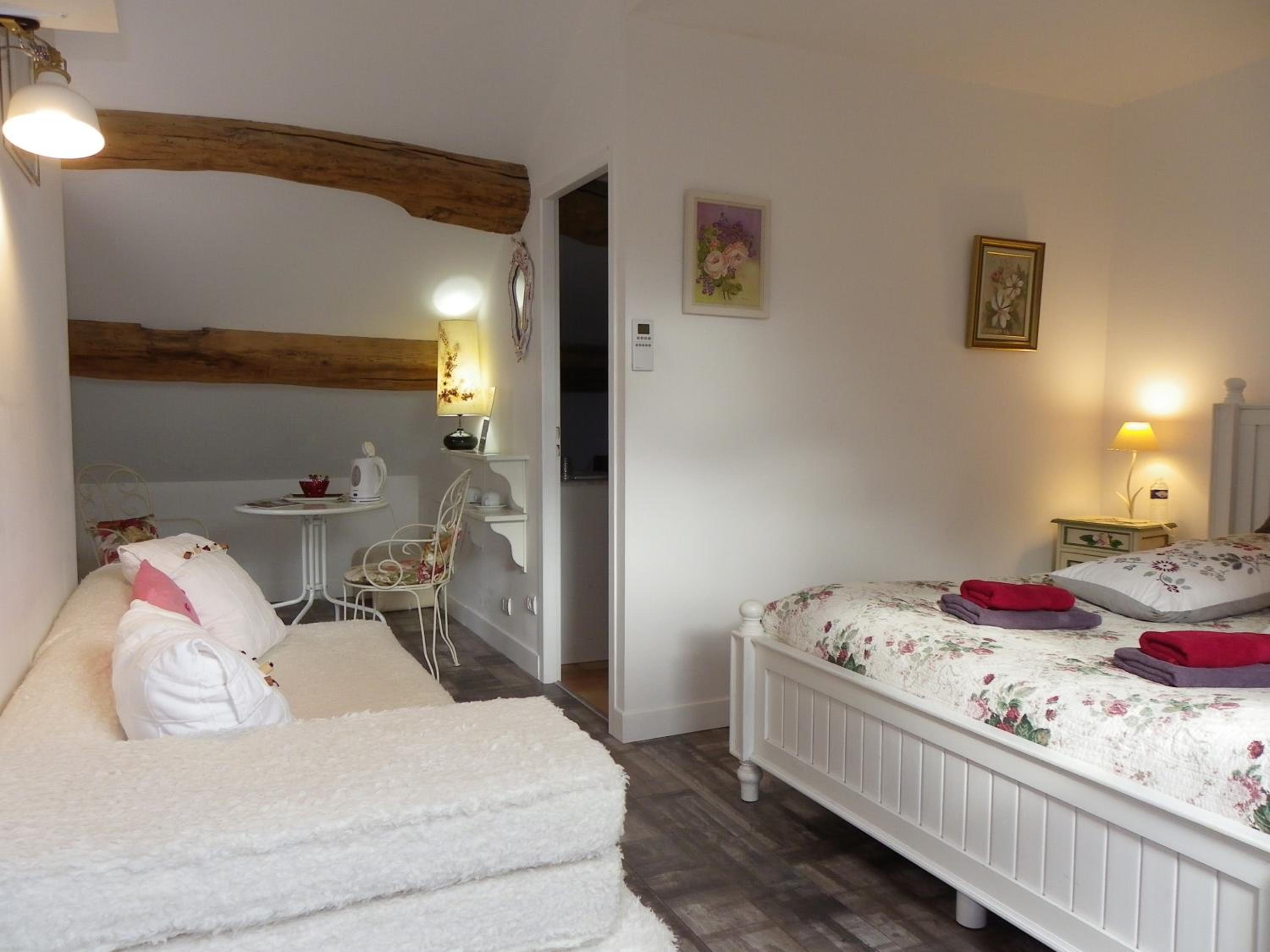 Double Room - Photo 3