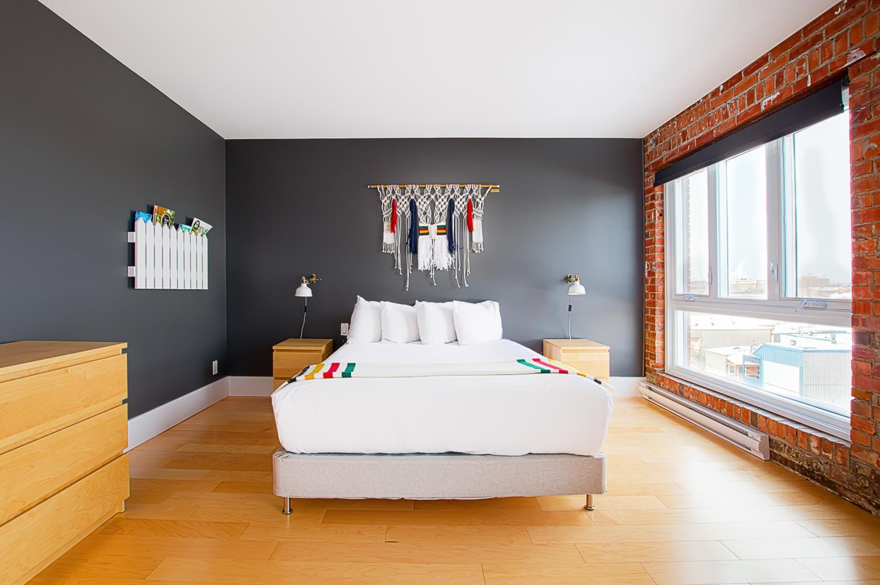 Two-Bedroom Penthouse Apartment 404 - City View