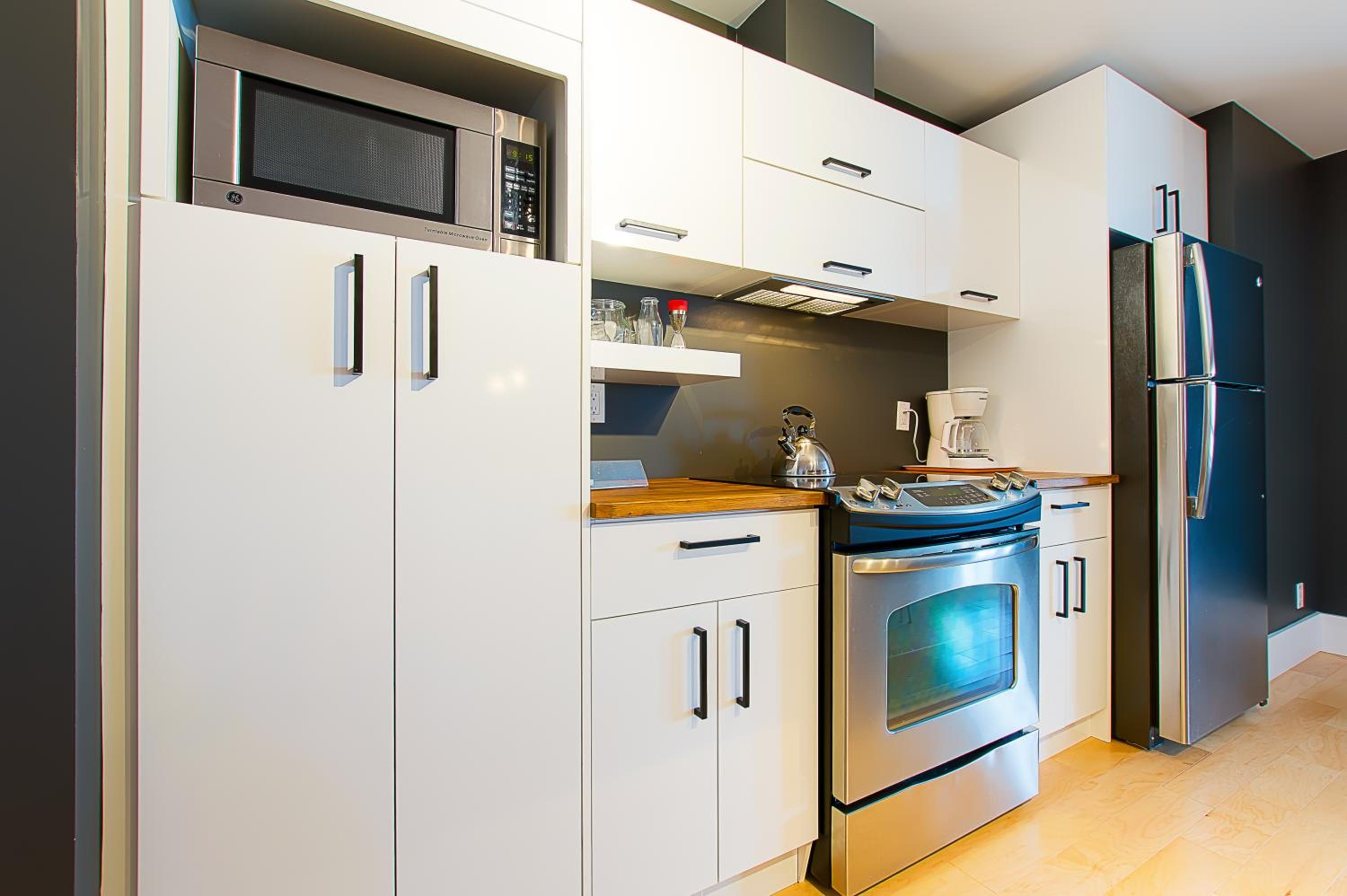 Two-Bedroom Penthouse Apartment 404 - City View
