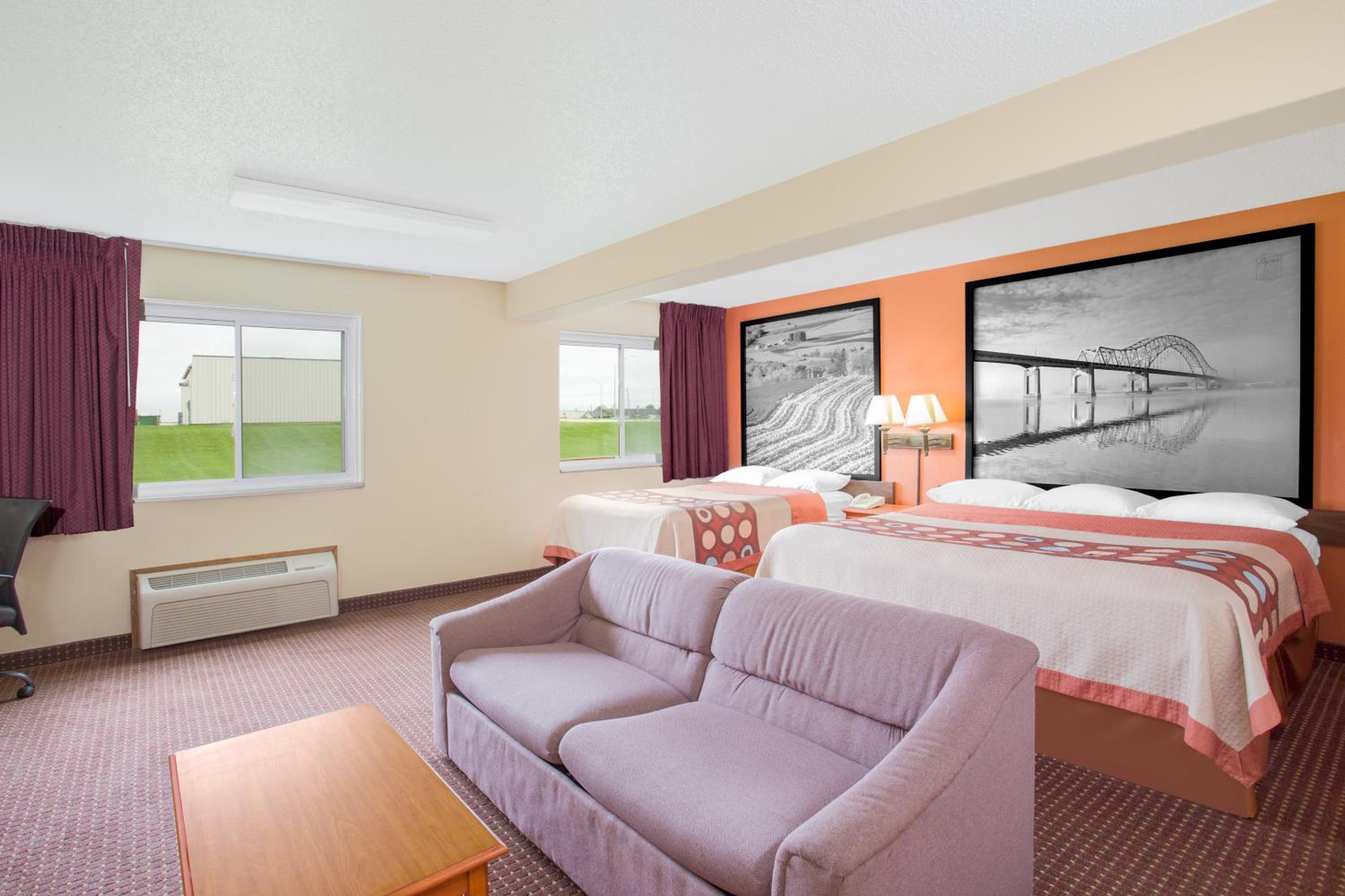 1 King Bed, 1 Double Bed, Studio Suite, Non-Smoking