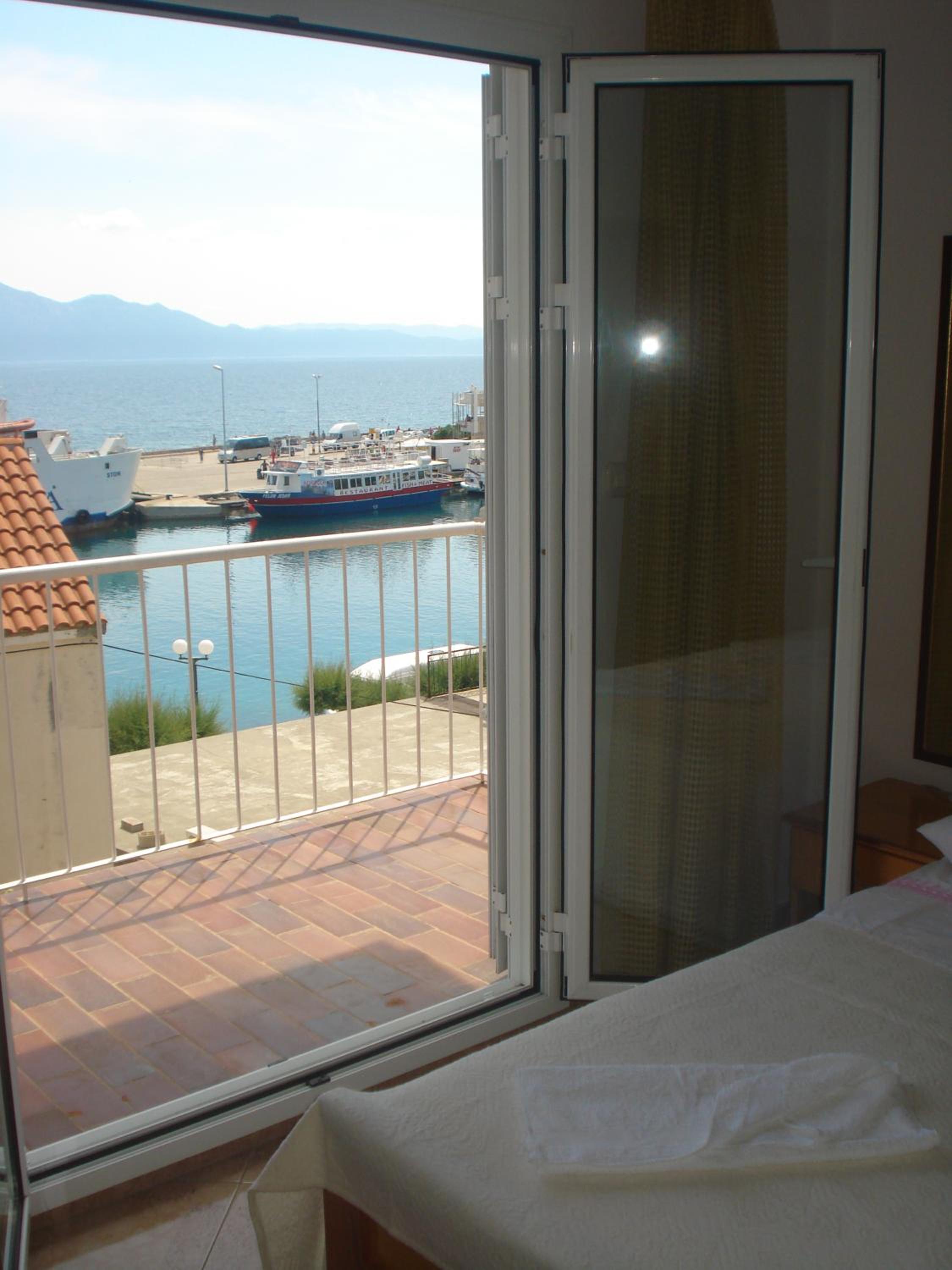 Studio with Balcony and Sea View (4 Adults) photo 2