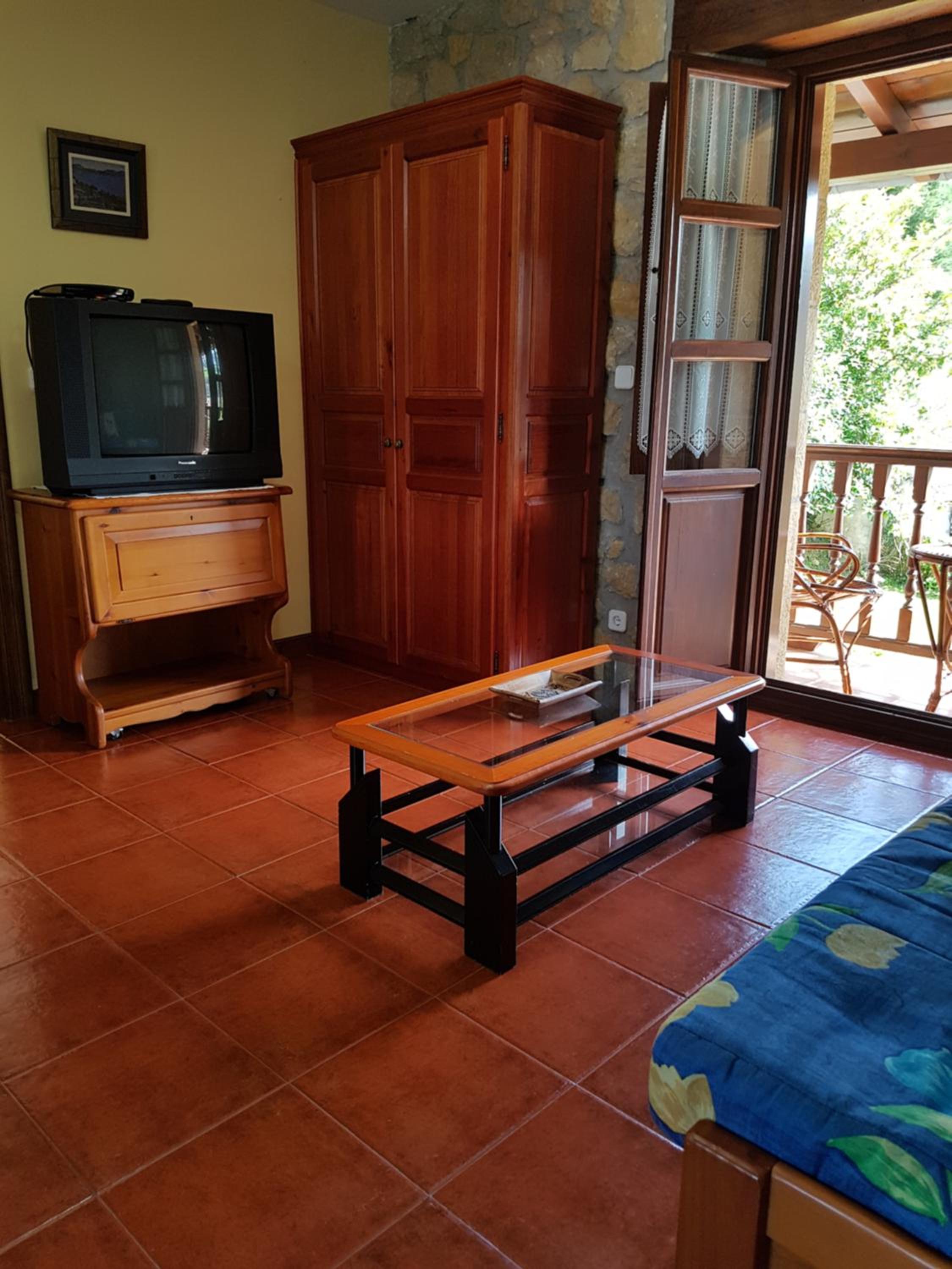 Apartment with Balcony - Photo 7