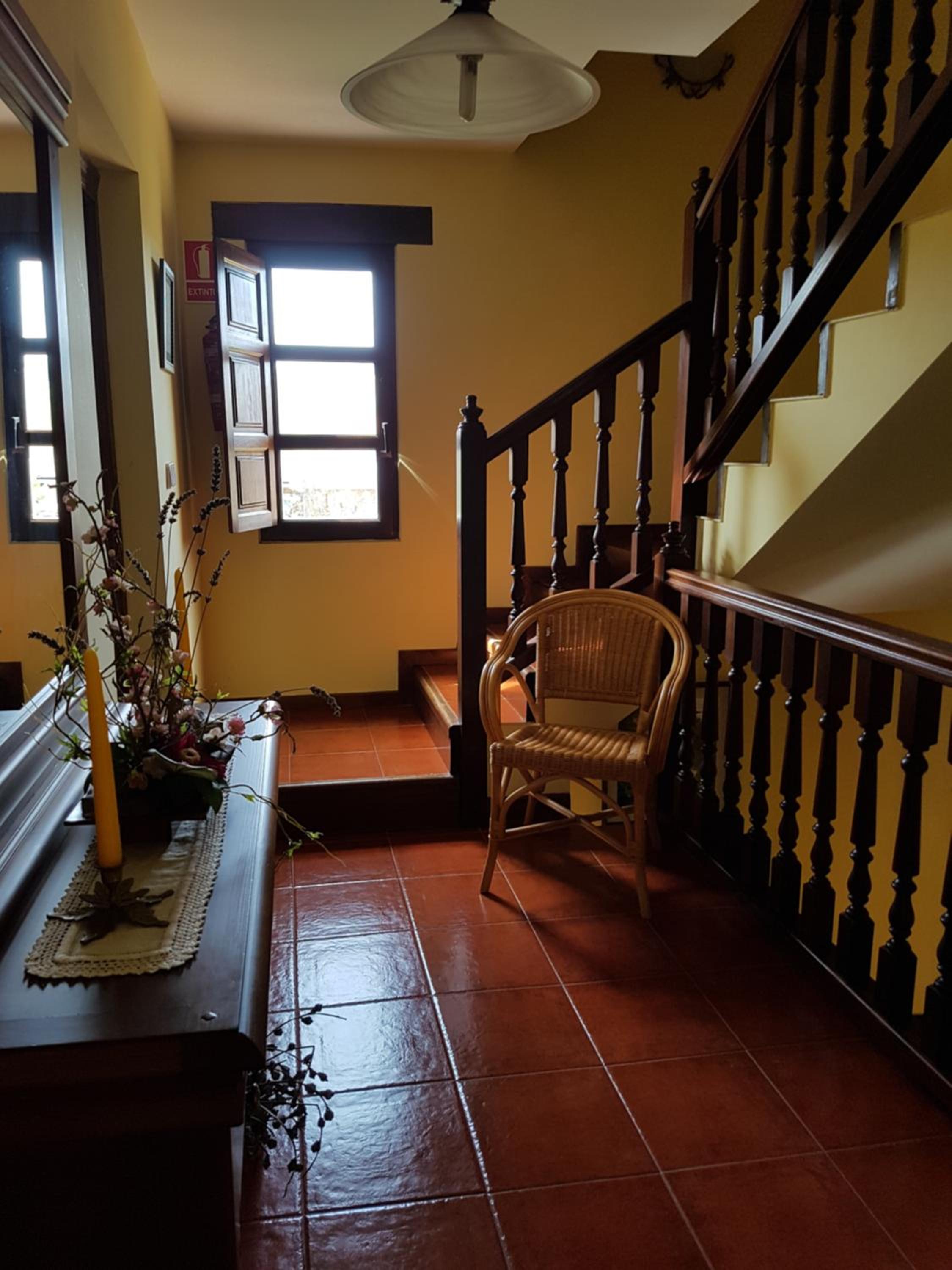 Apartment with Balcony - Photo 3