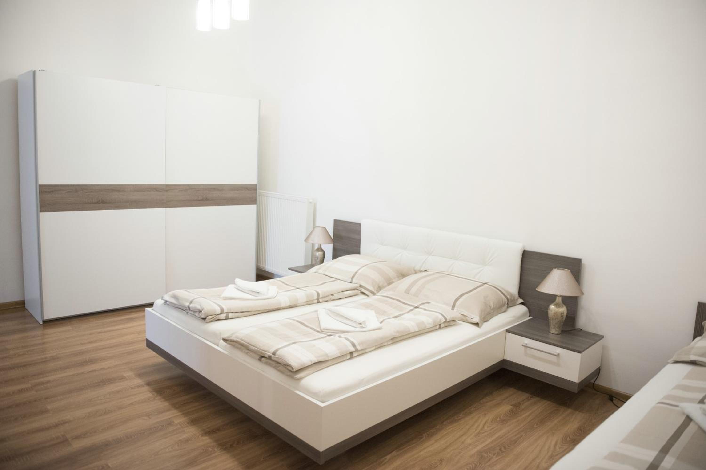Apartment - Photo 2